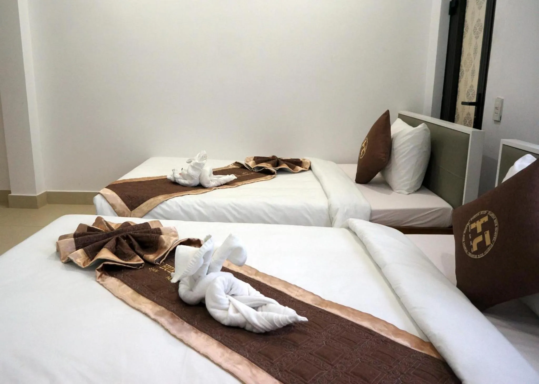 Bed in Poetic Hue Hotel & Spa