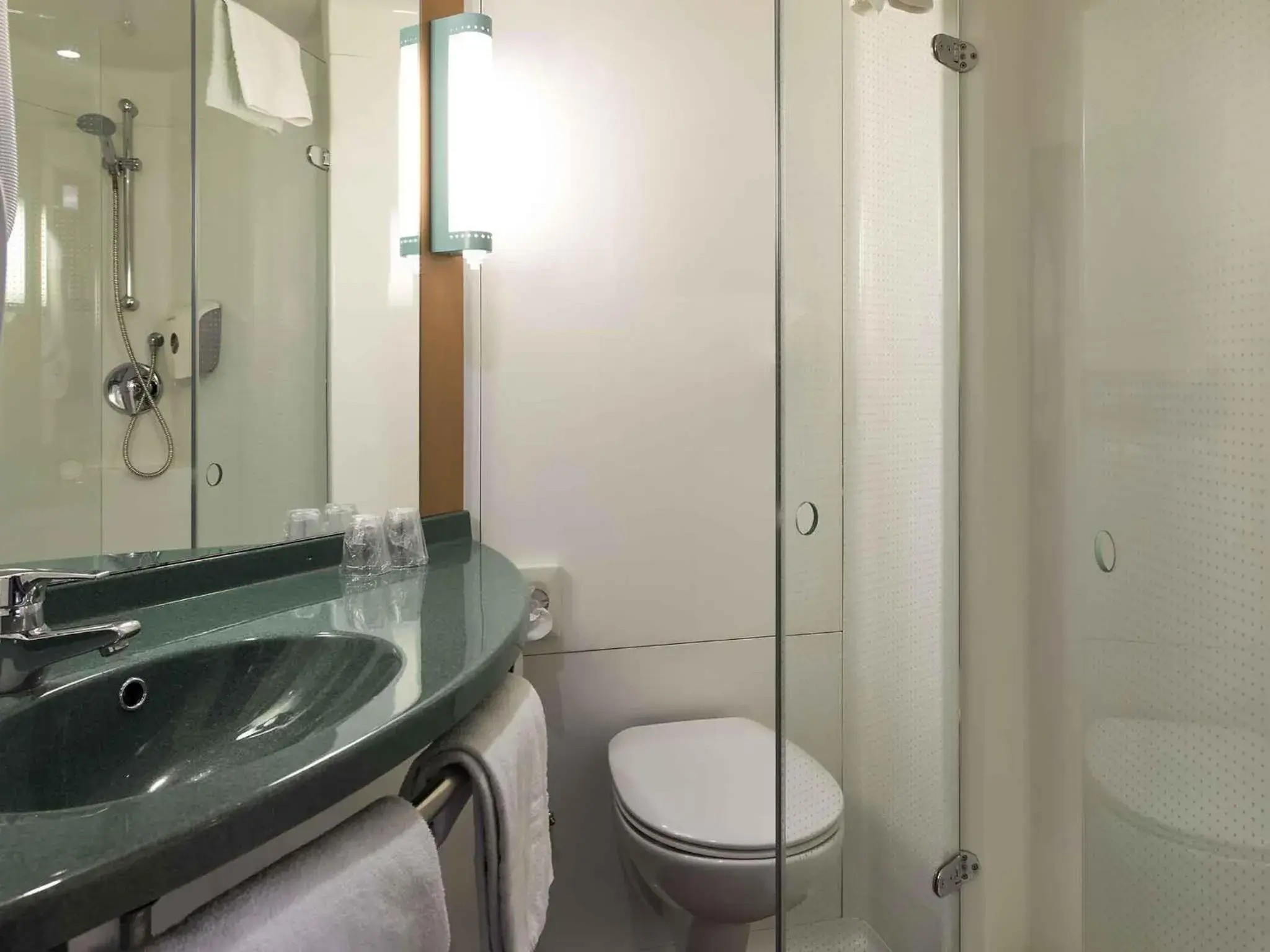 Bedroom in ibis Aalst Bedroom in ibis Aalst