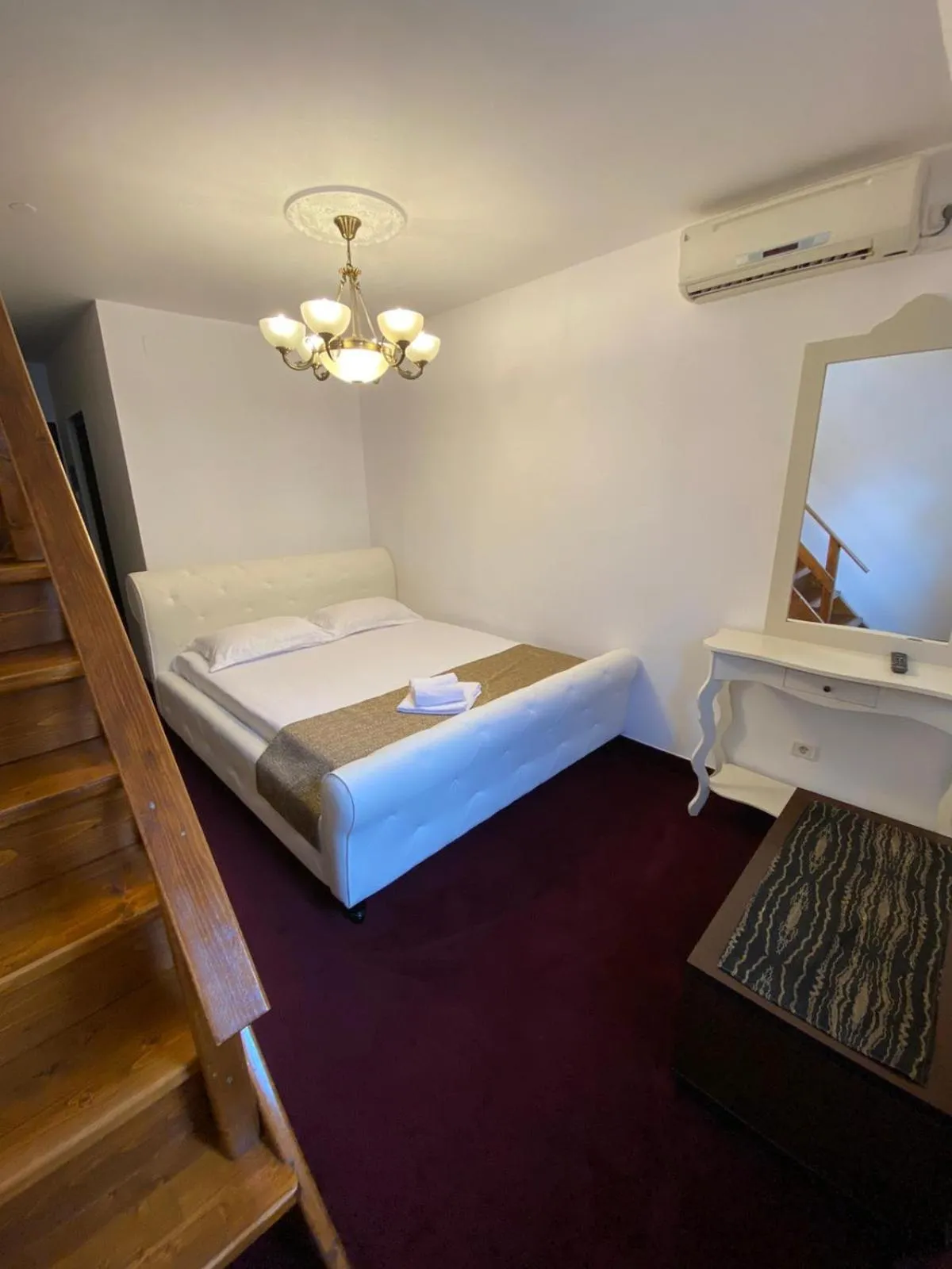 Bed in Hanu Satului