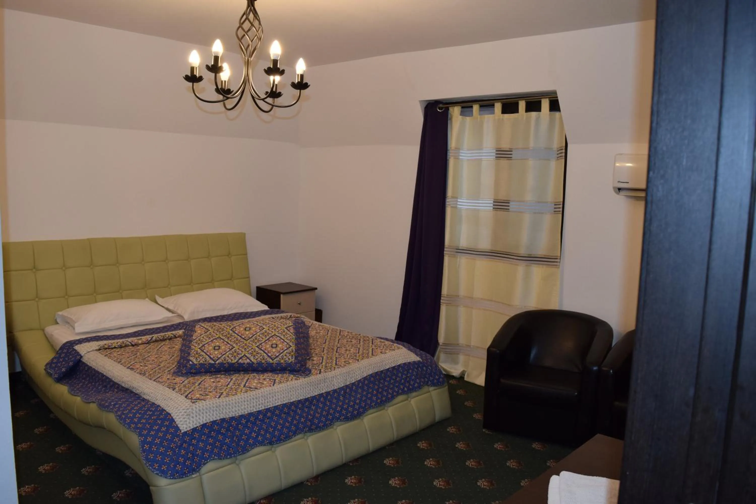 Bed in Hanu Satului