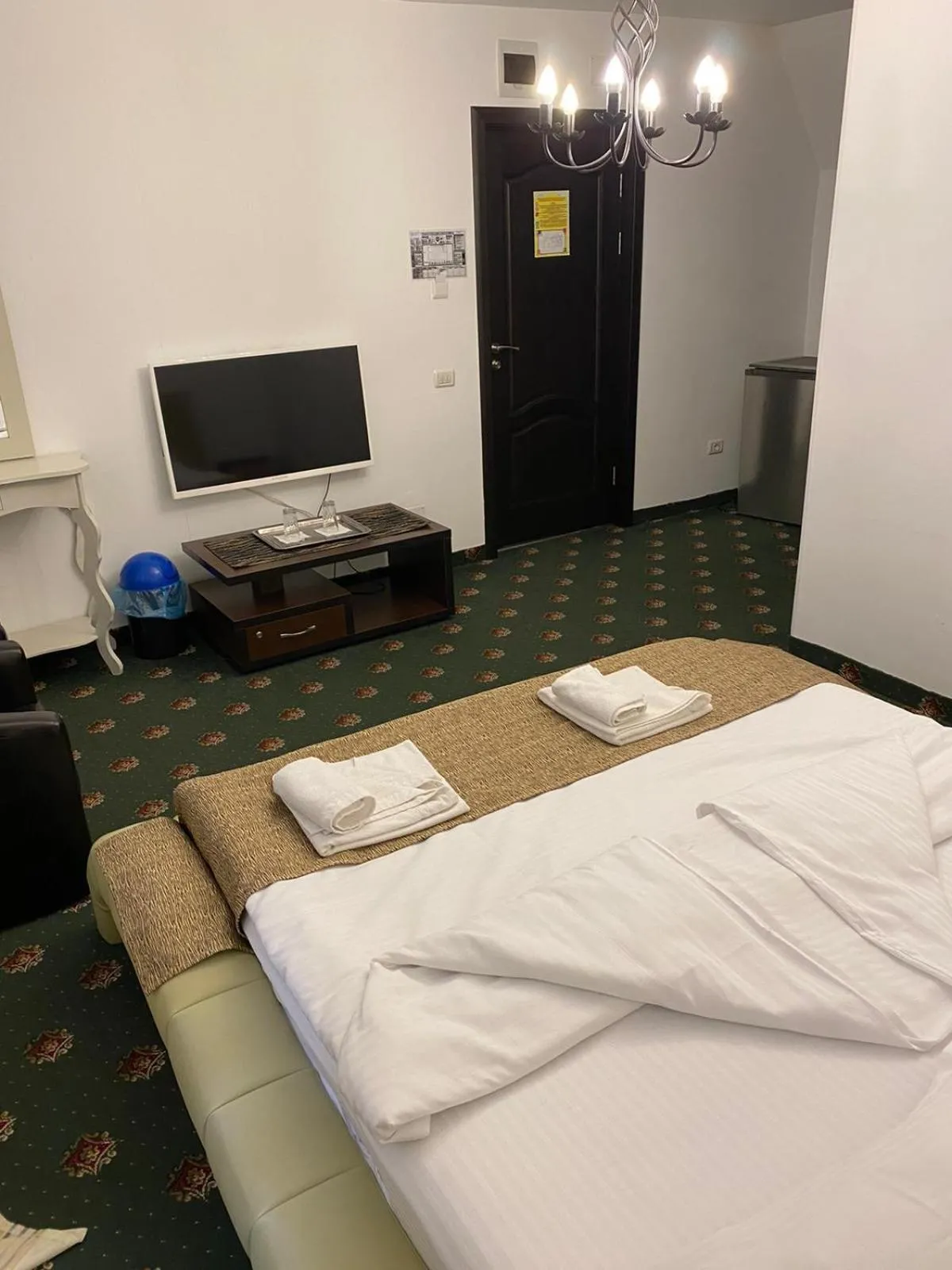Bed in Hanu Satului