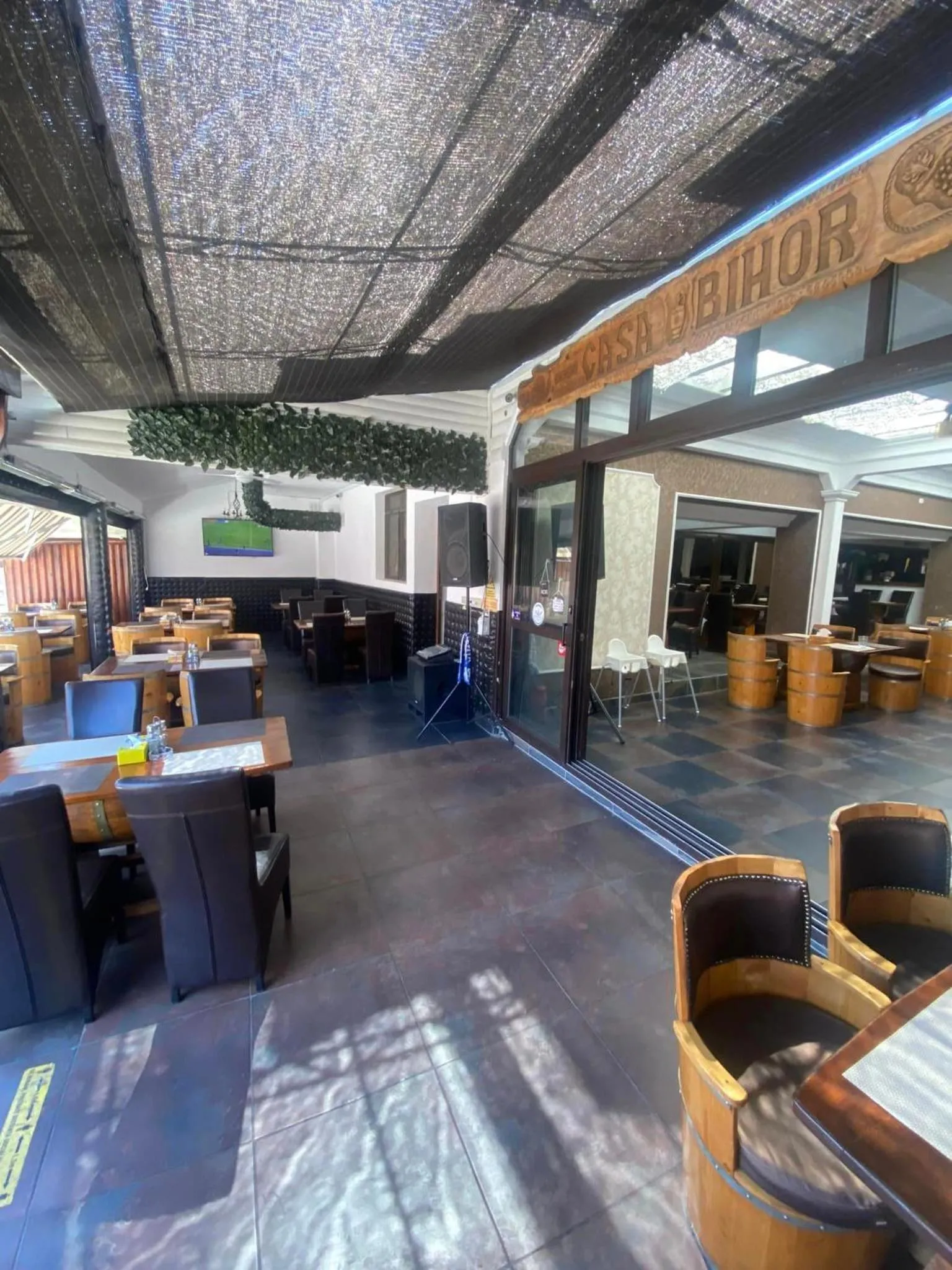 Restaurant/places to eat in Hanu Satului