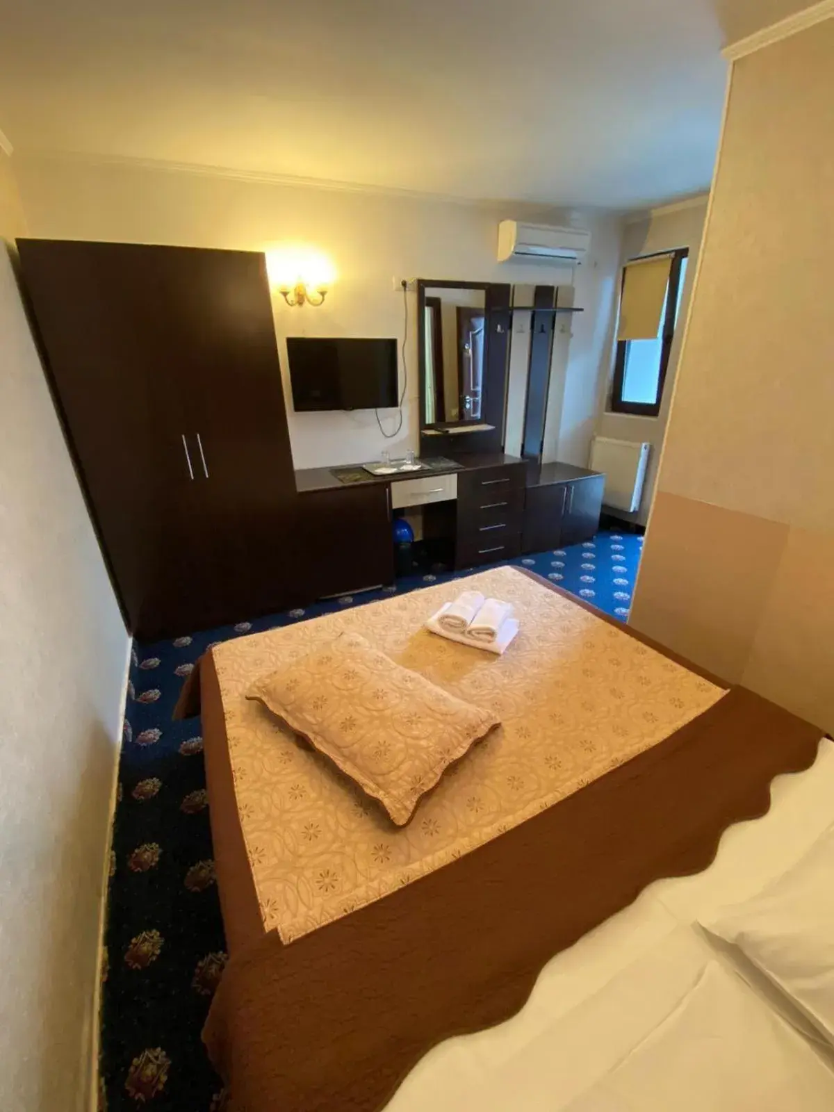 Double Room with Private Bathroom in Hanu Satului Double Room with Private Bathroom in Hanu Satului