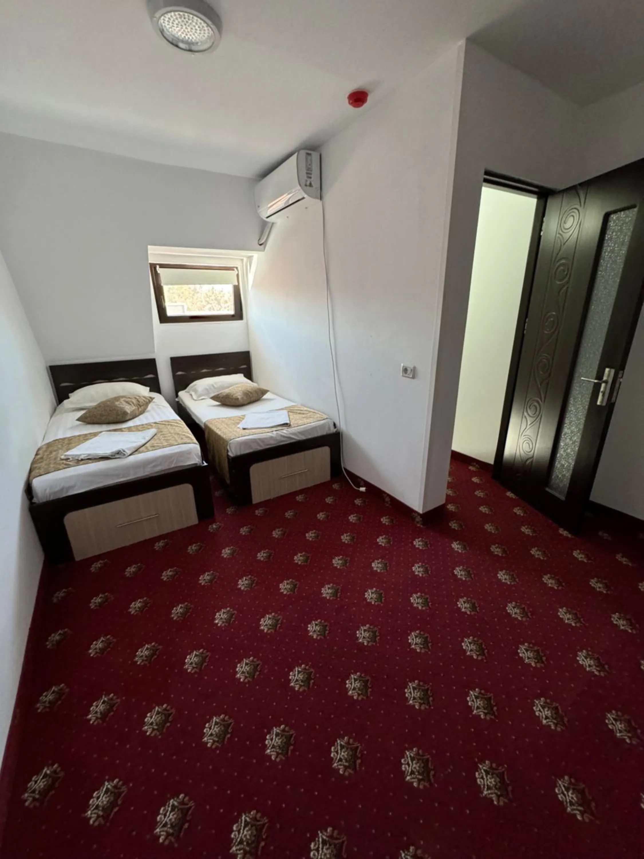 Bed in Hanu Satului