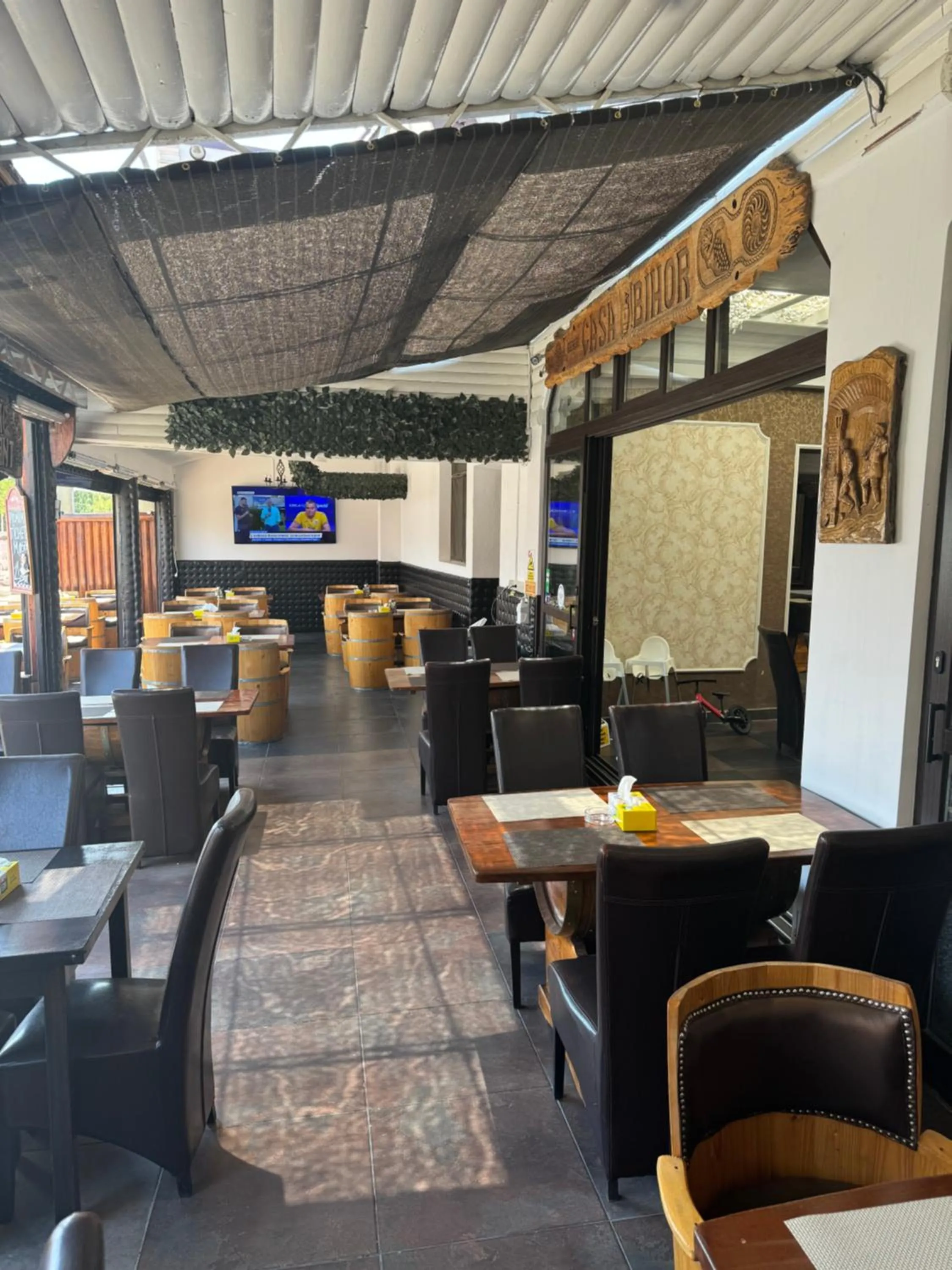 Restaurant/places to eat in Hanu Satului