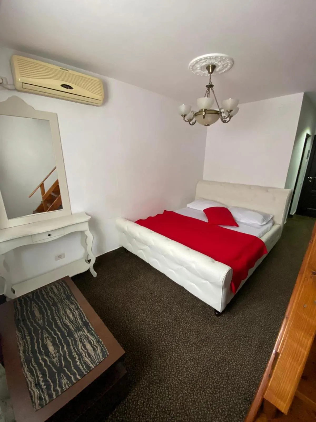 Bed in Hanu Satului