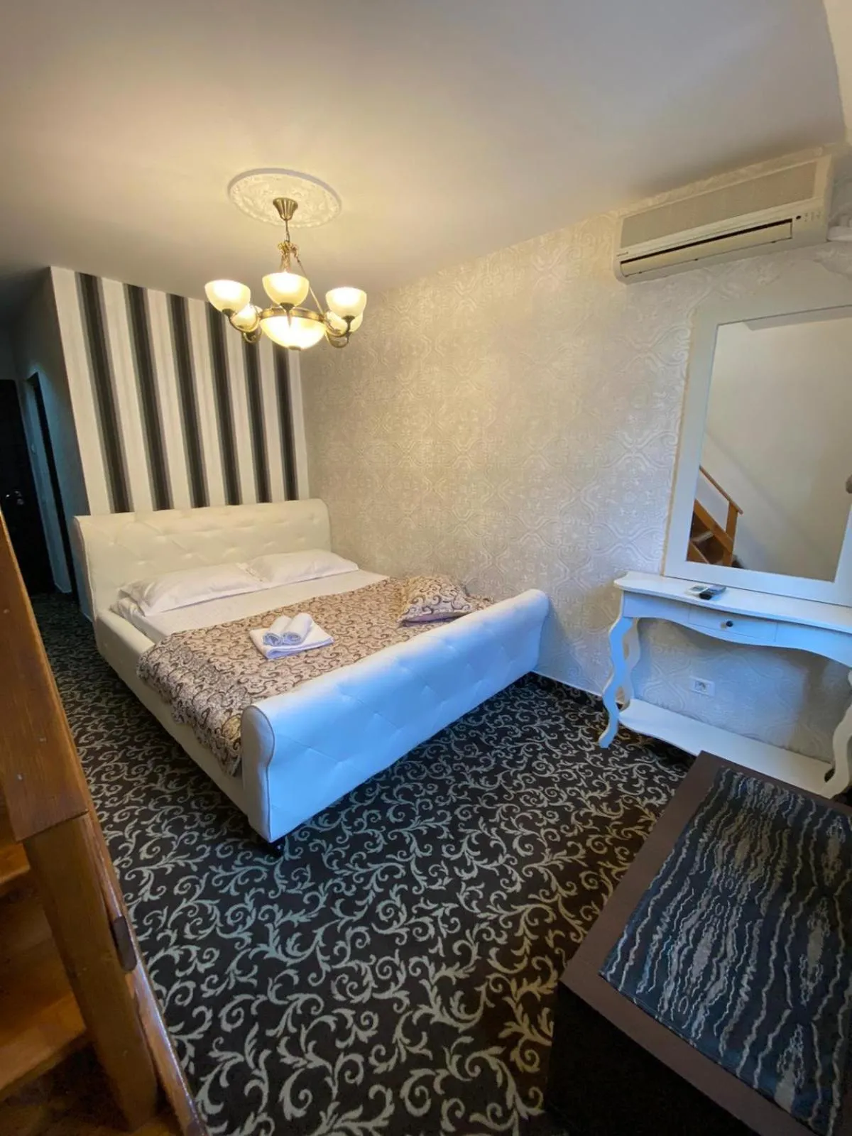 Bed in Hanu Satului