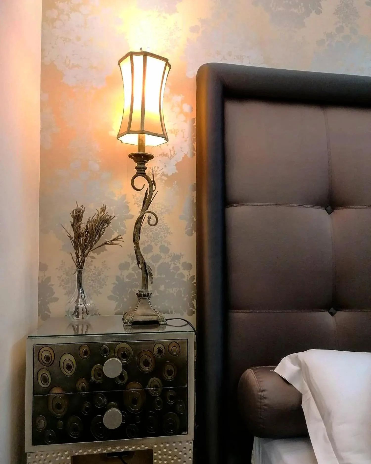 Decorative detail, Bed in Persia Collection Trevi