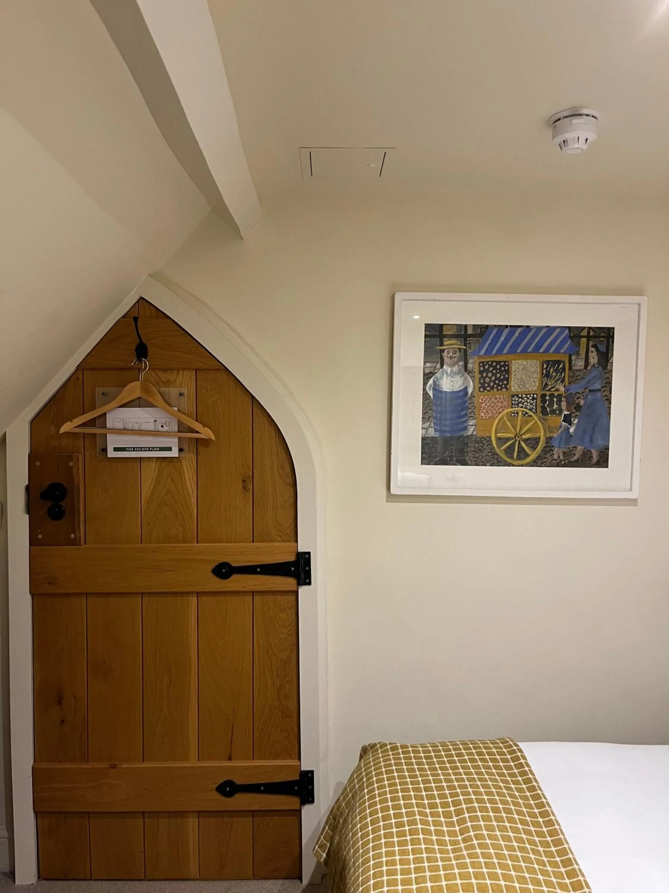 Bed in Cat and Custard Pot Inn