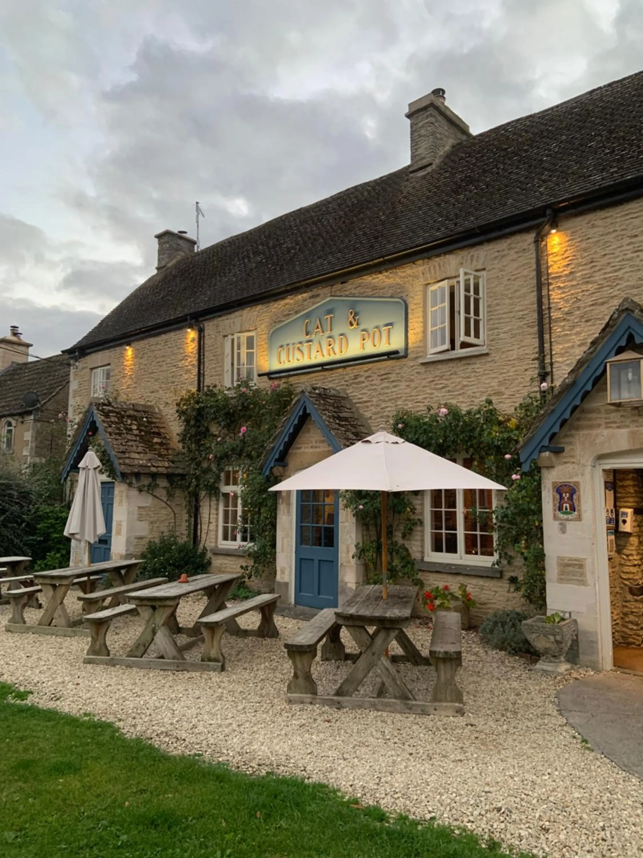 Property building in Cat and Custard Pot Inn