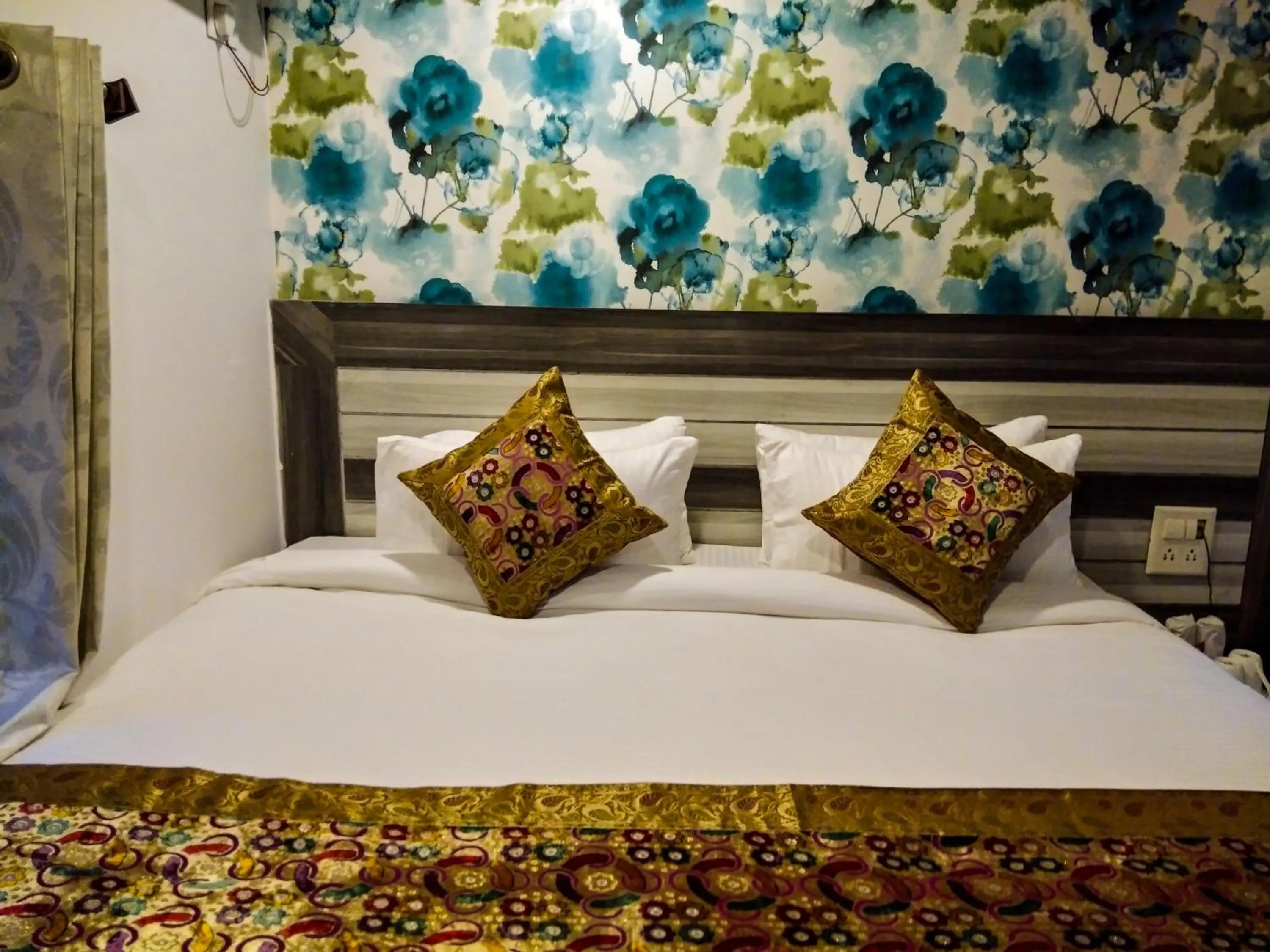 Dwivedi Hotels Hotel Elena