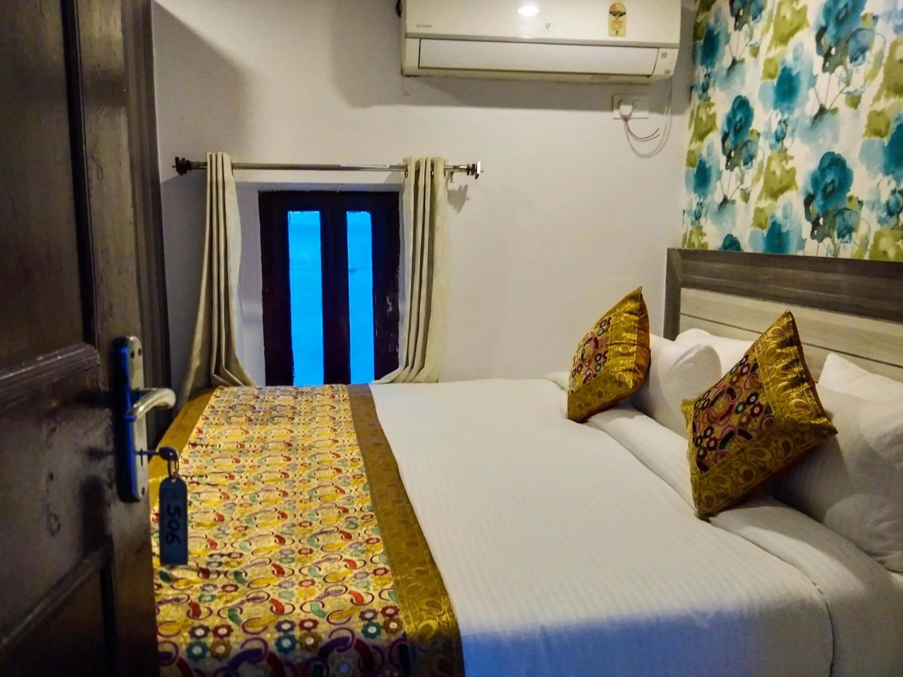 Dwivedi Hotels Hotel Elena