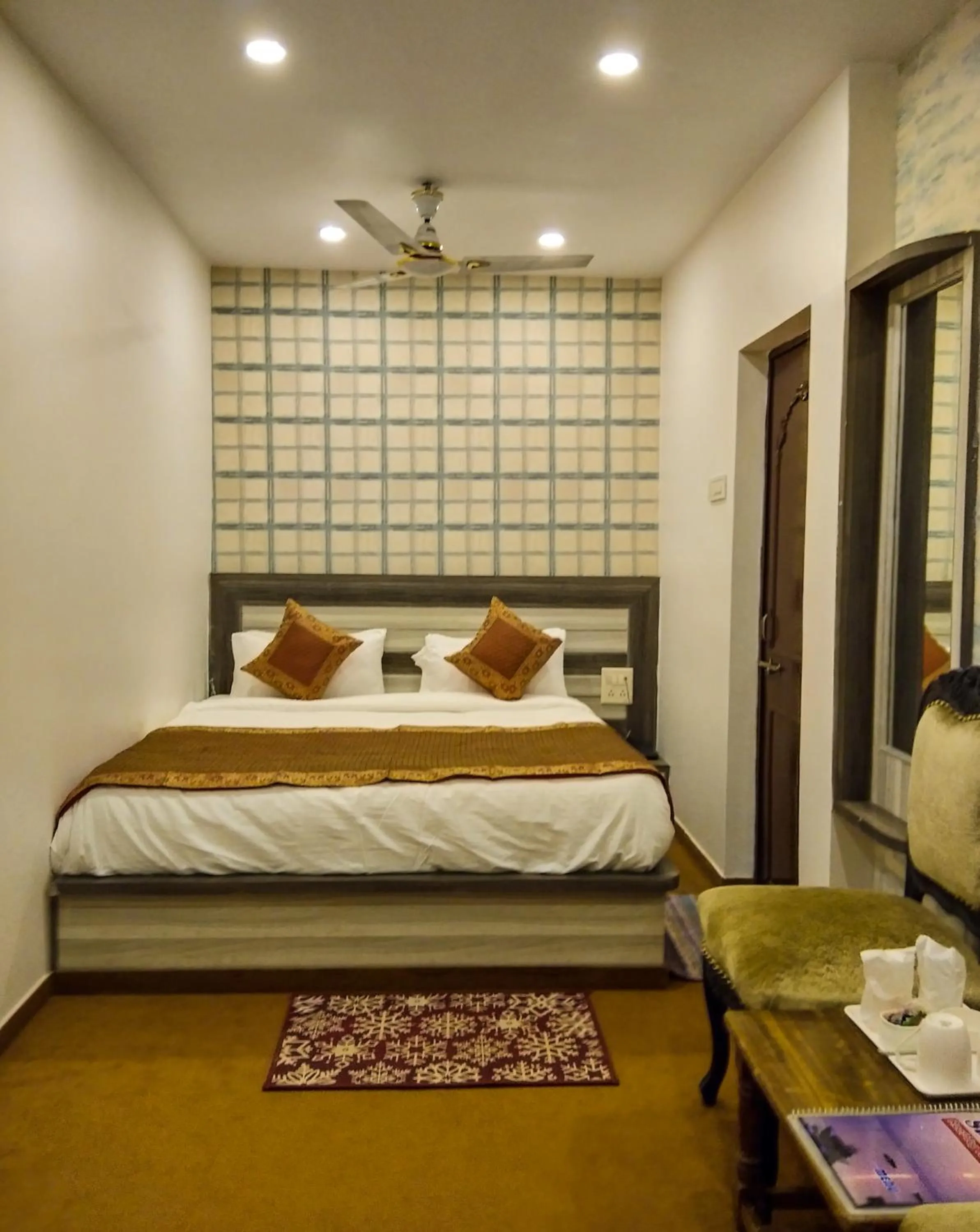 Dwivedi Hotels Hotel Elena