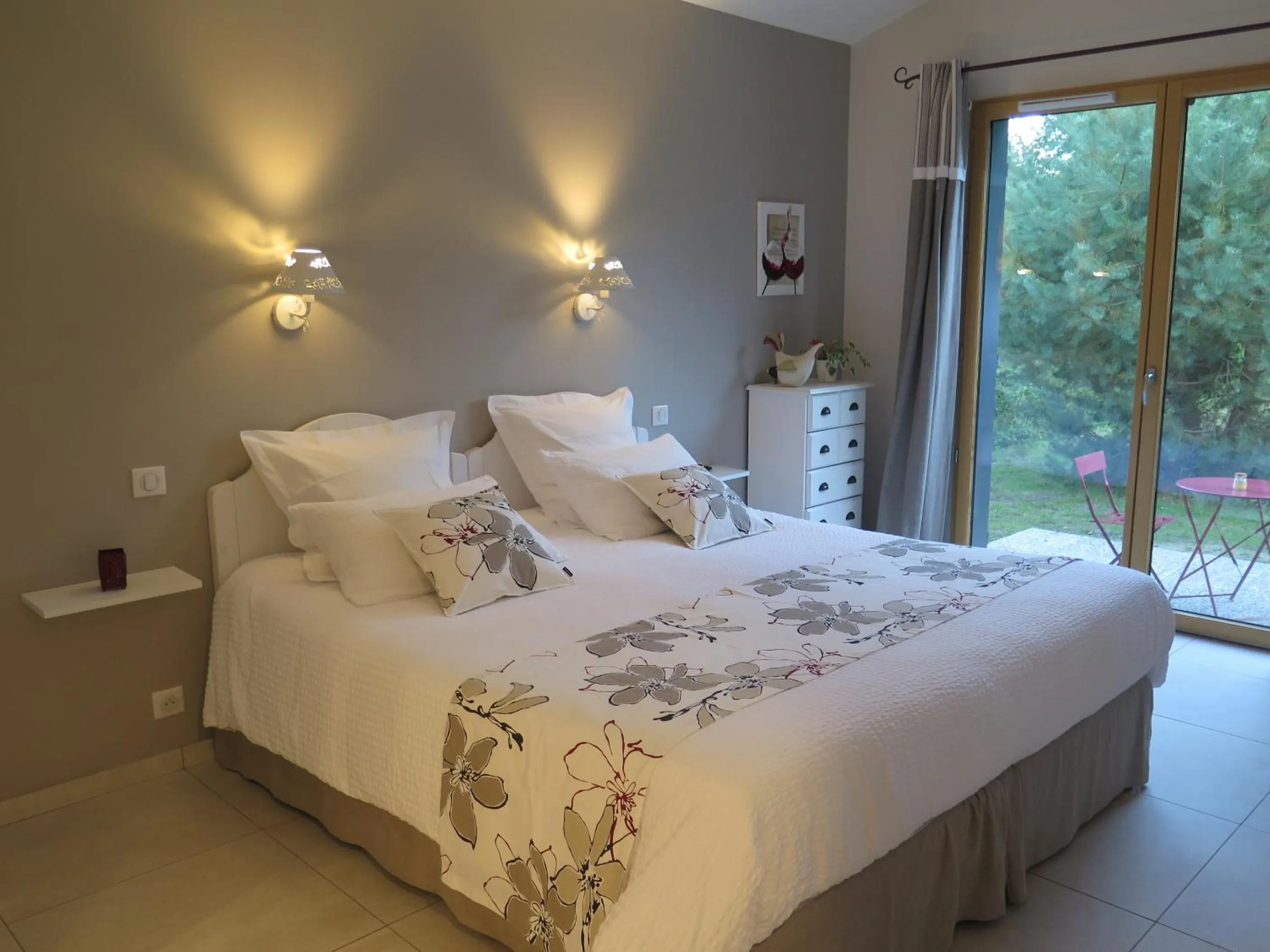 Bedroom, Bed in Crisalys Chambres d'Hôtes