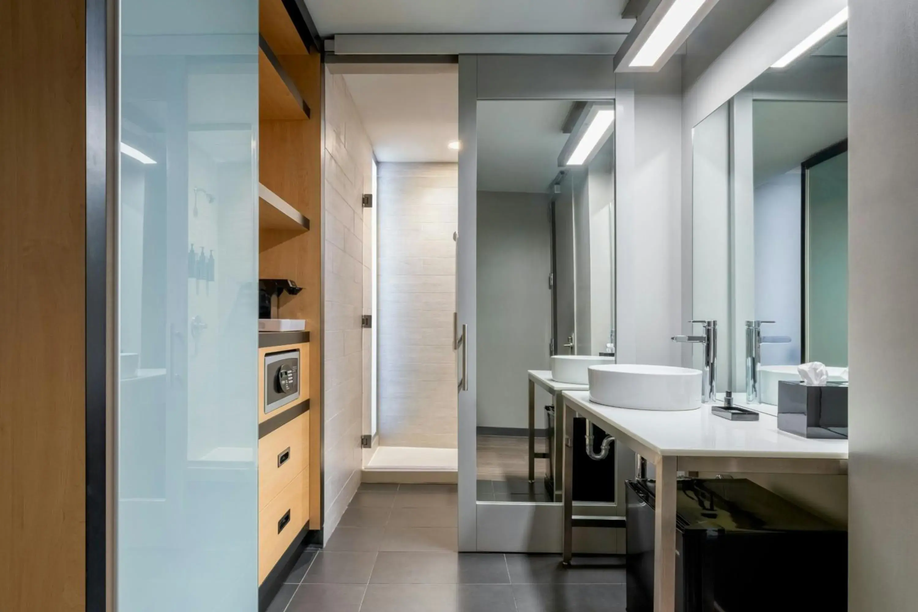 ALOFT, Guest room, 2 Queen, City view in Aloft Columbia Downtown ALOFT, Guest room, 2 Queen, City view in Aloft Columbia Downtown