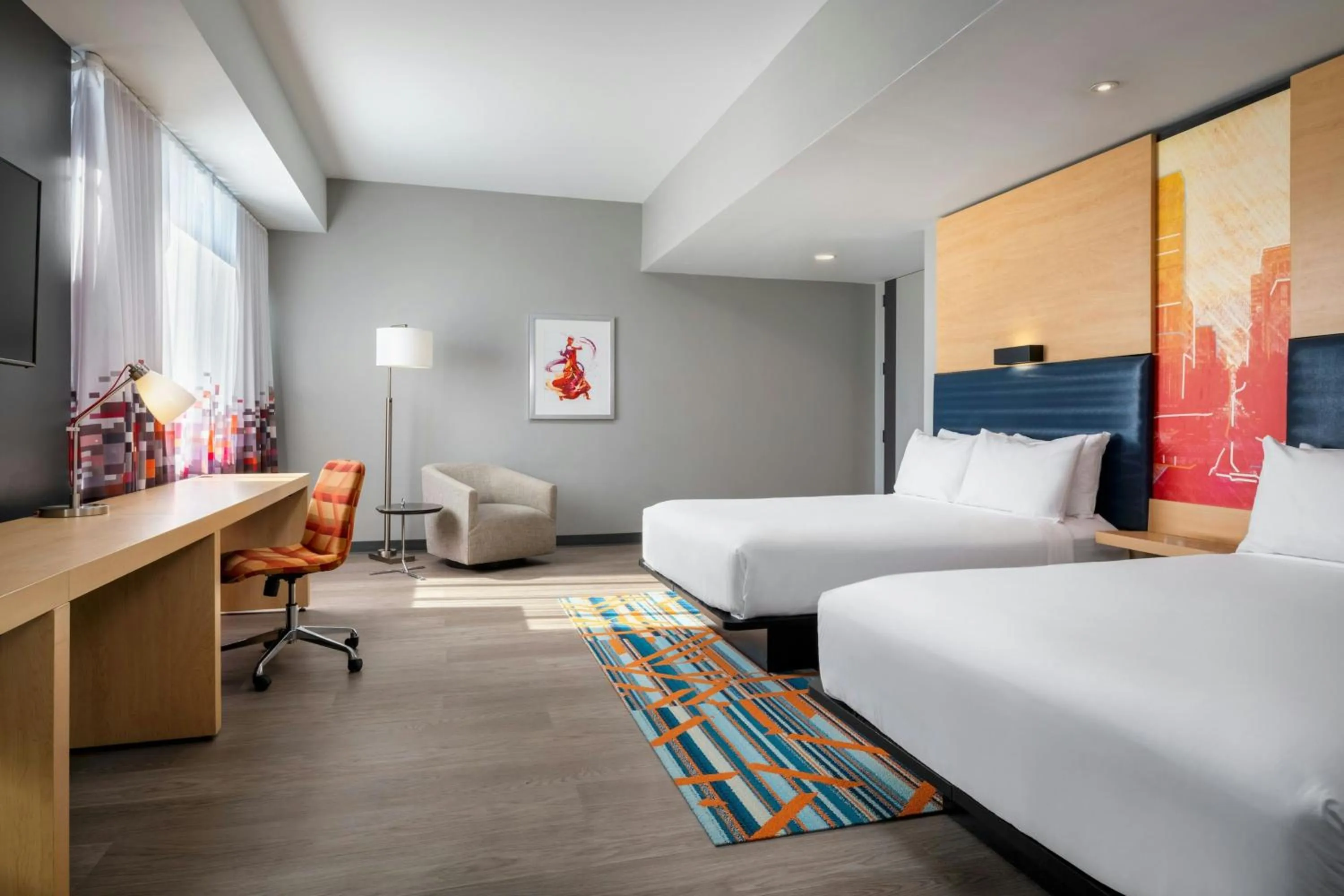 Photo of the whole room, Bed in Aloft Columbia Downtown