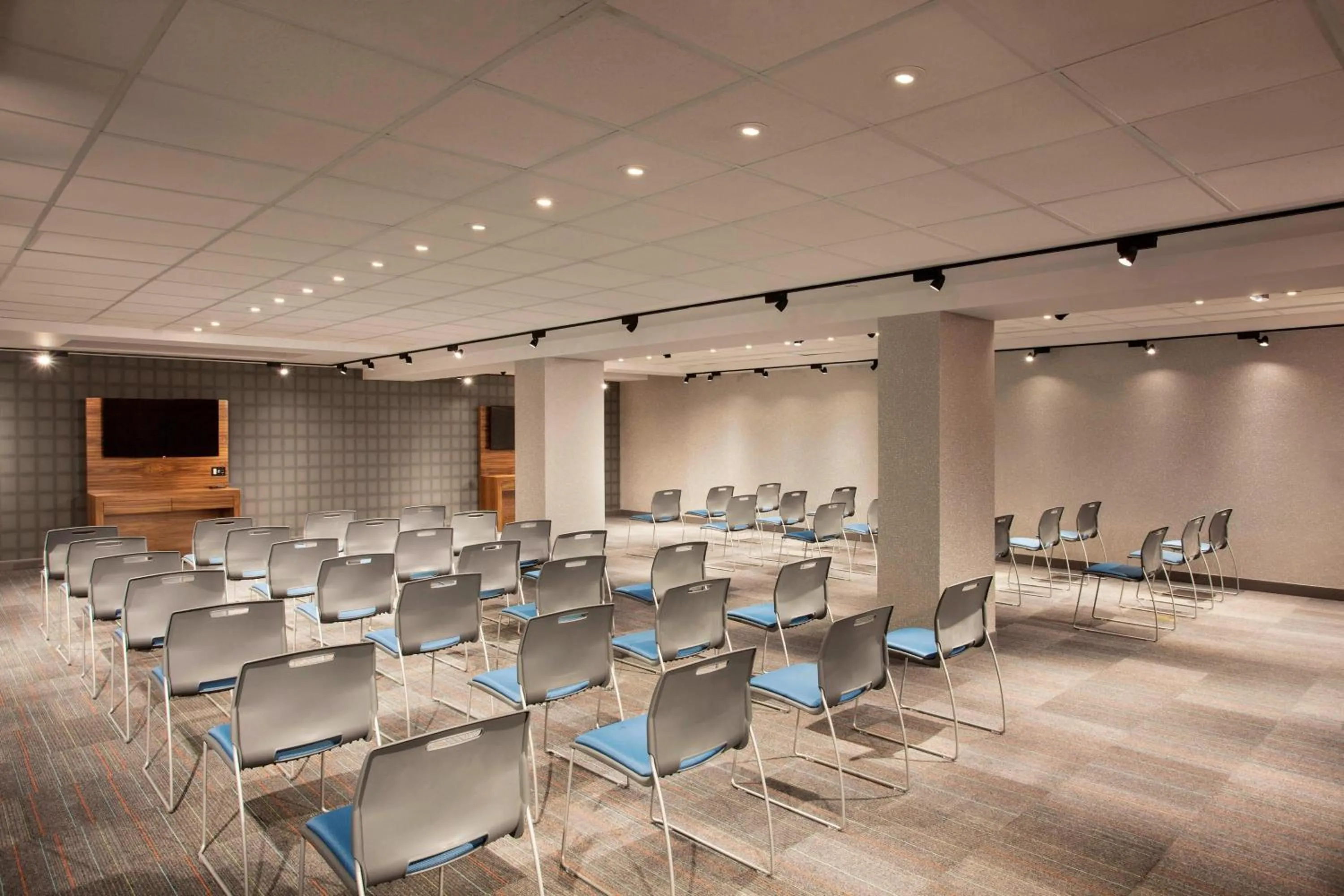 Meeting/conference room in Aloft Long Island City-Manhattan View