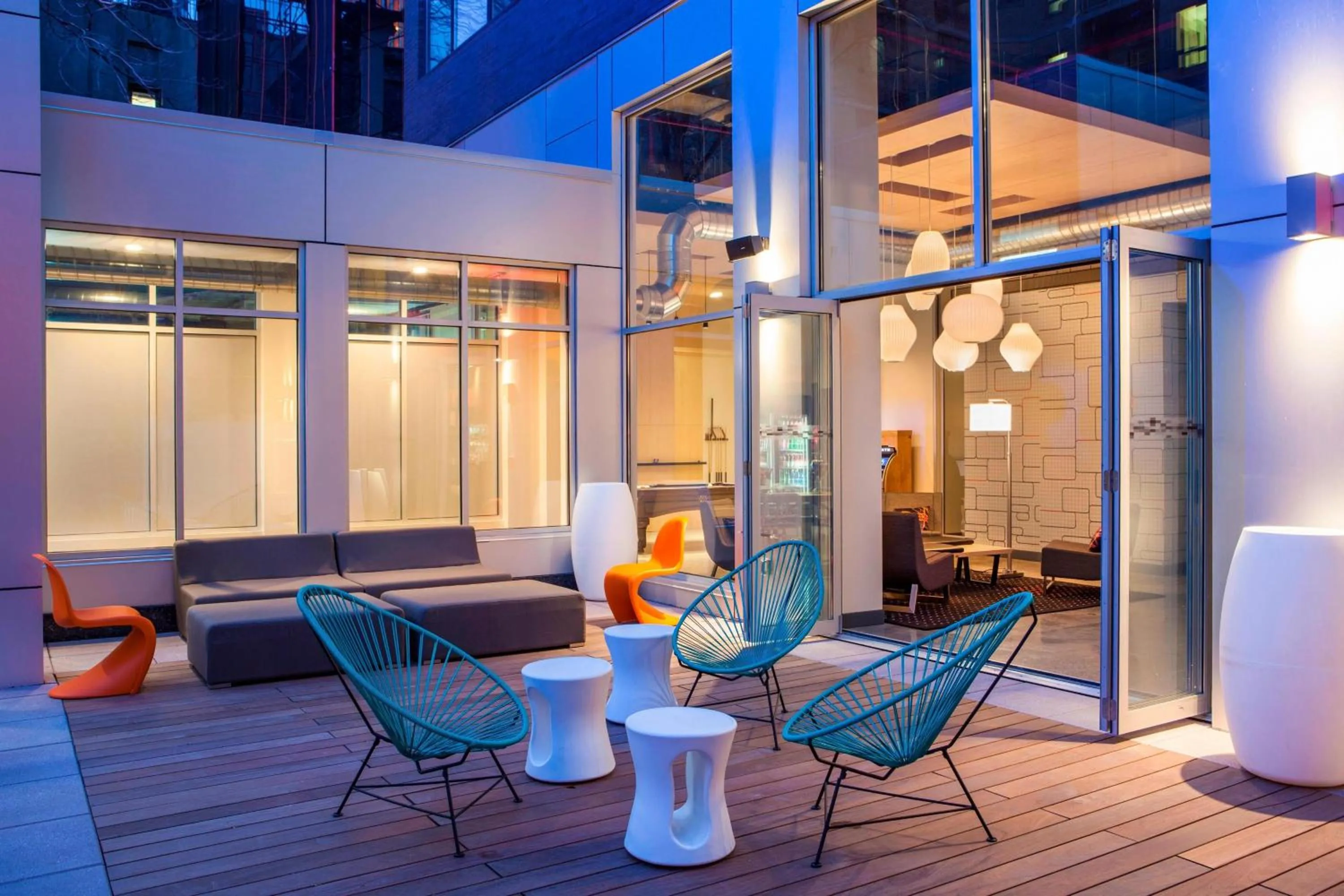 Lounge or bar in Aloft Long Island City-Manhattan View