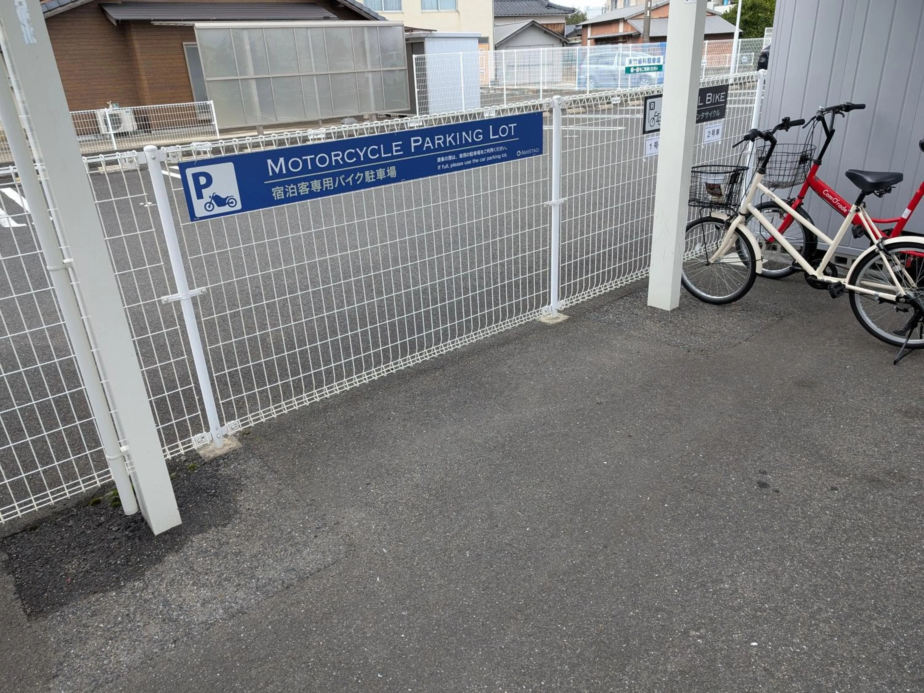 Parking in Amistad Hotel