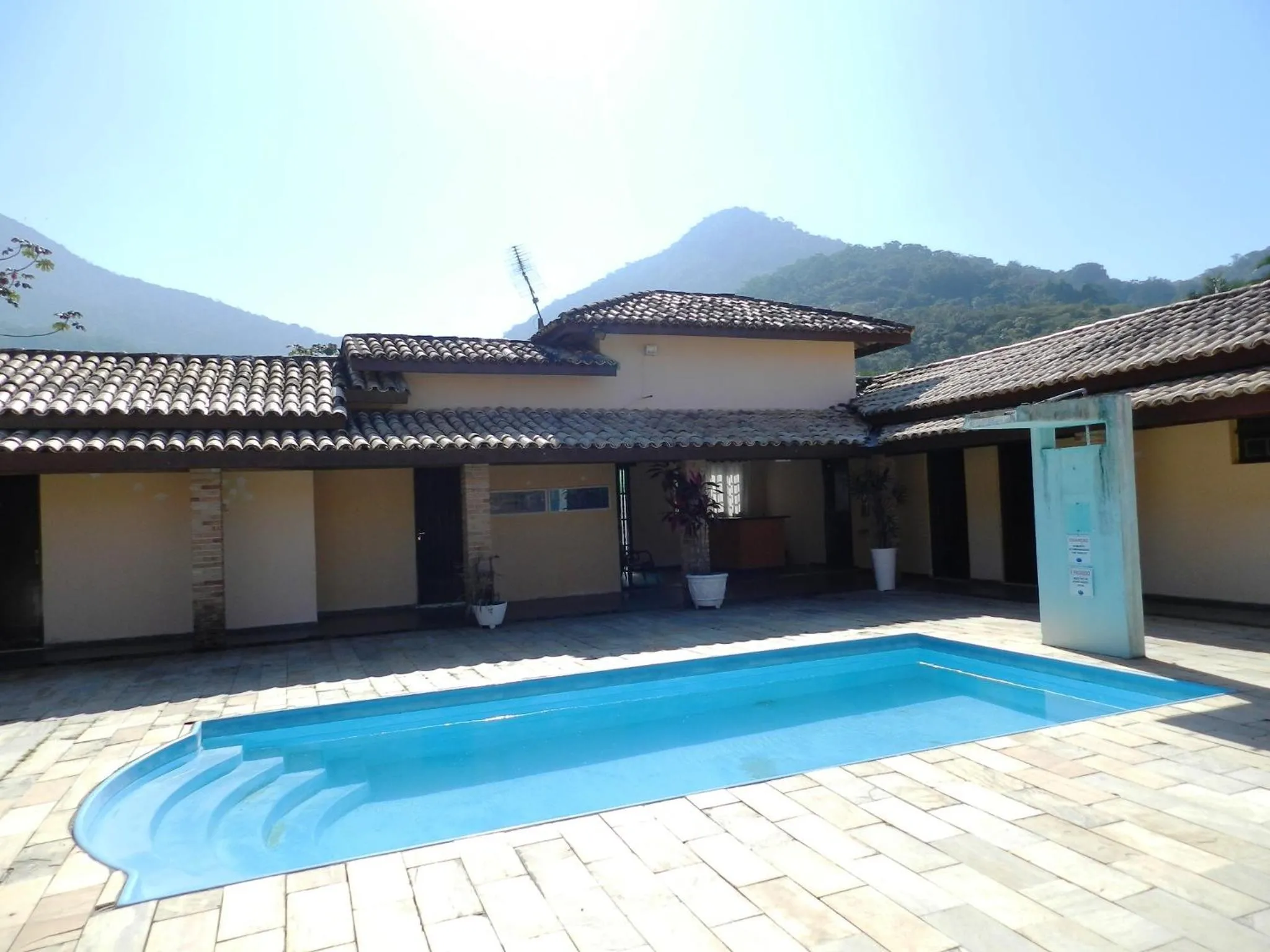 Swimming pool in Pousada Atlantica Recanto do Mar