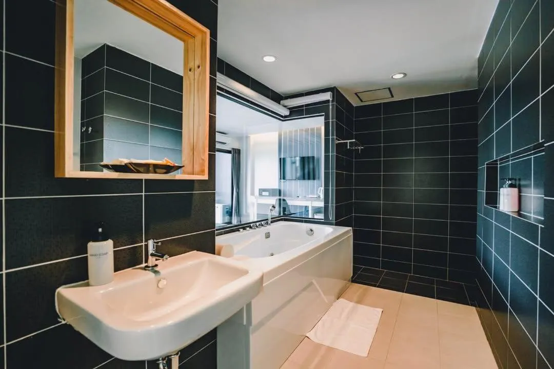 Shower in The Galla Hotel