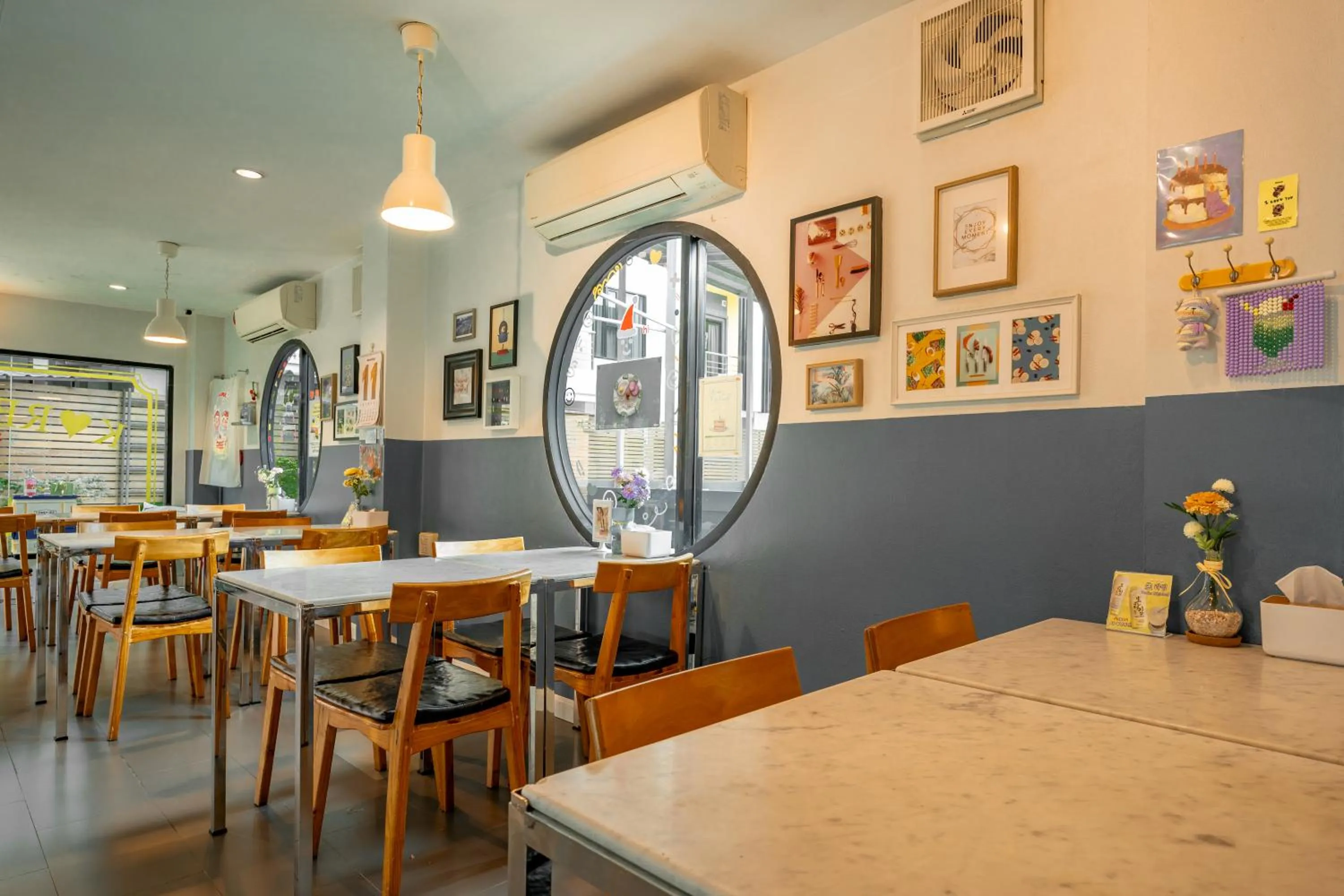 Restaurant/places to eat in The Galla Hotel