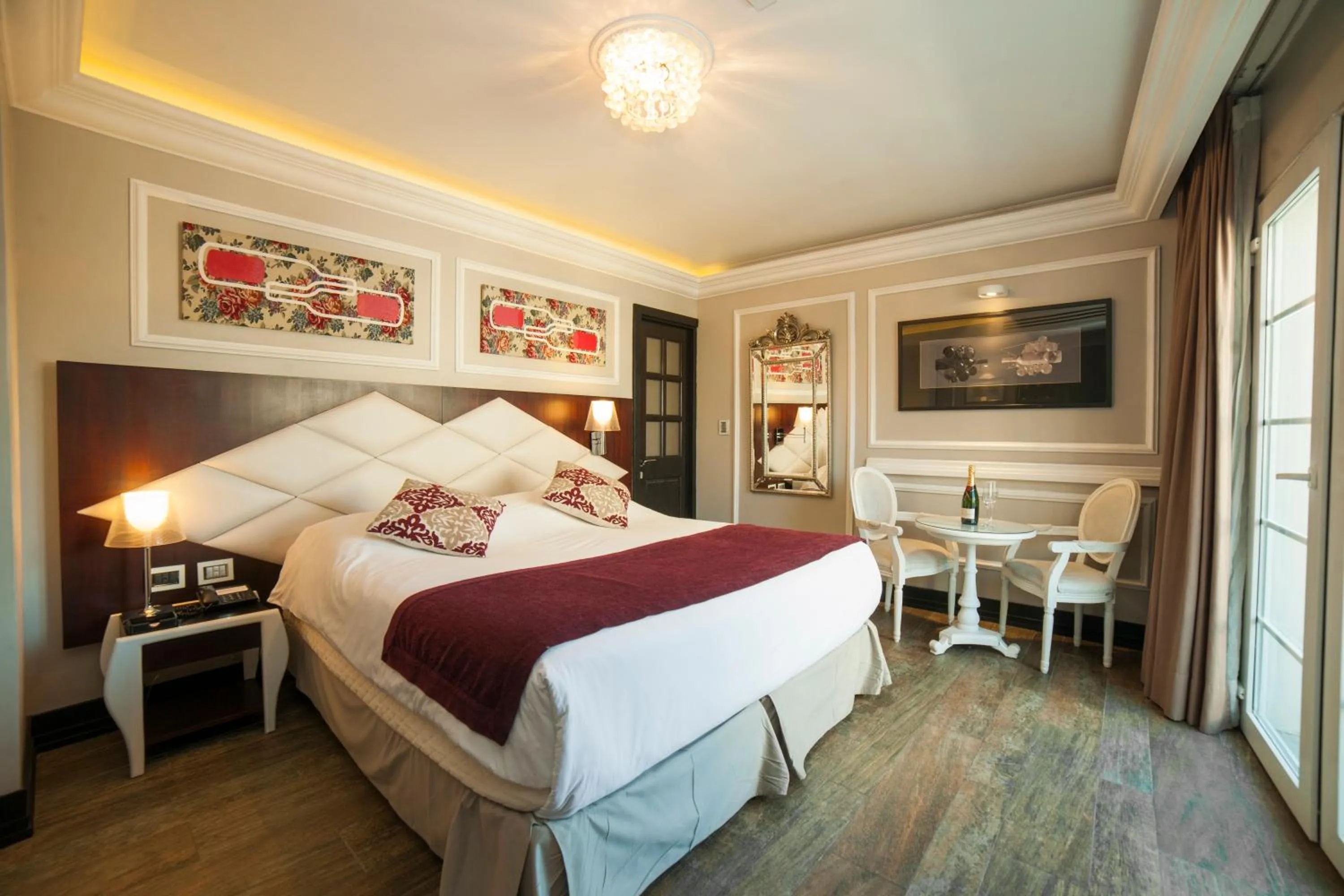 Bed in Hotel Sommelier Boutique