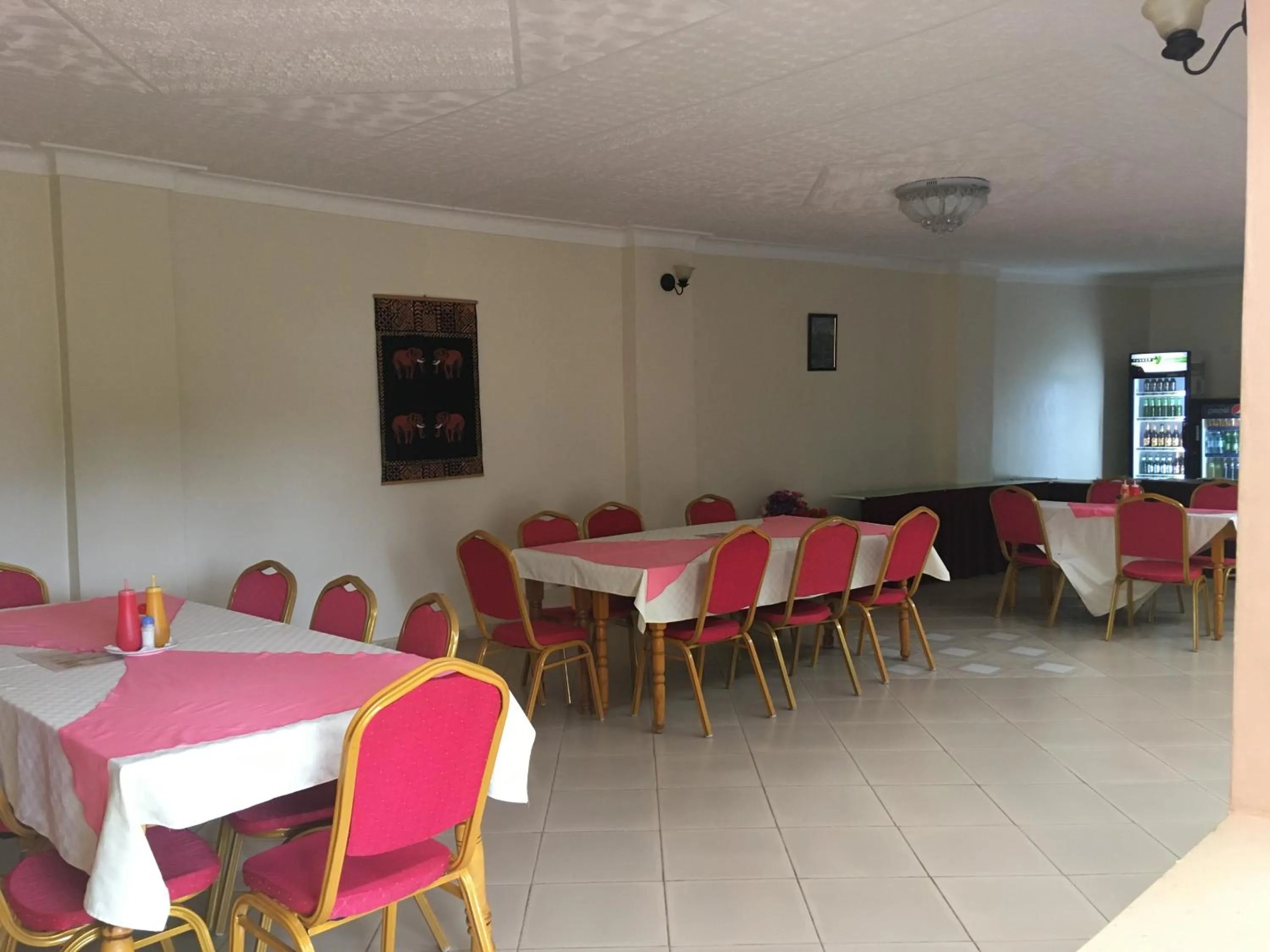 Restaurant/places to eat in Dream Palace Hotel Mbale