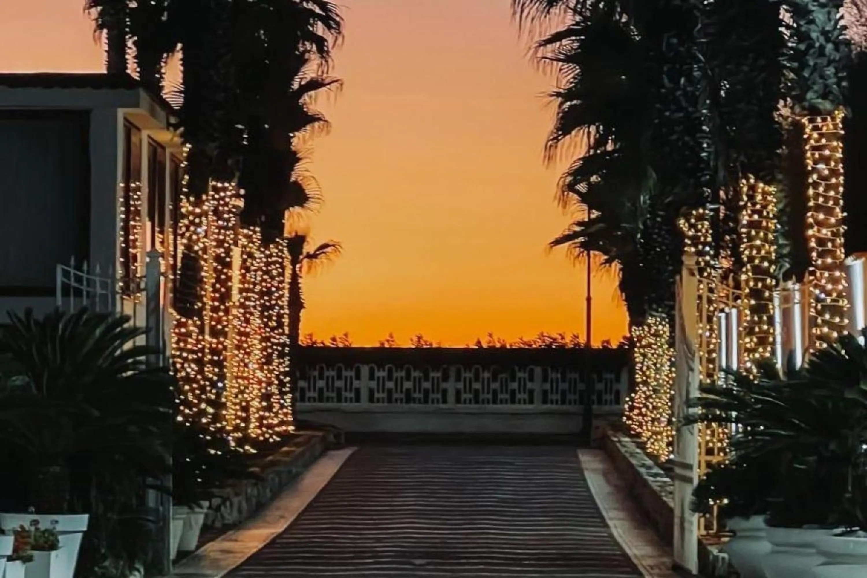 Facade/entrance in Bee Queen Hotel