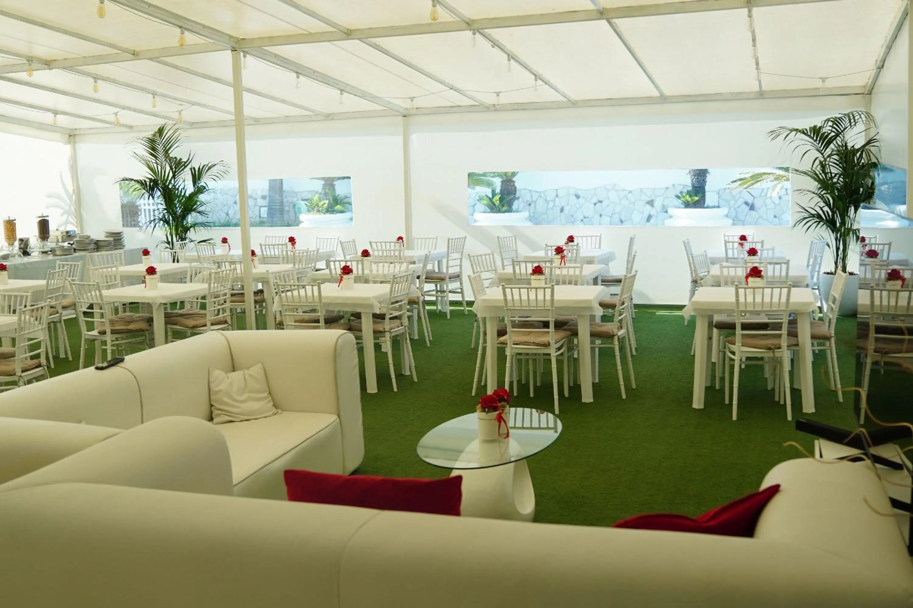 Breakfast in Bee Queen Hotel