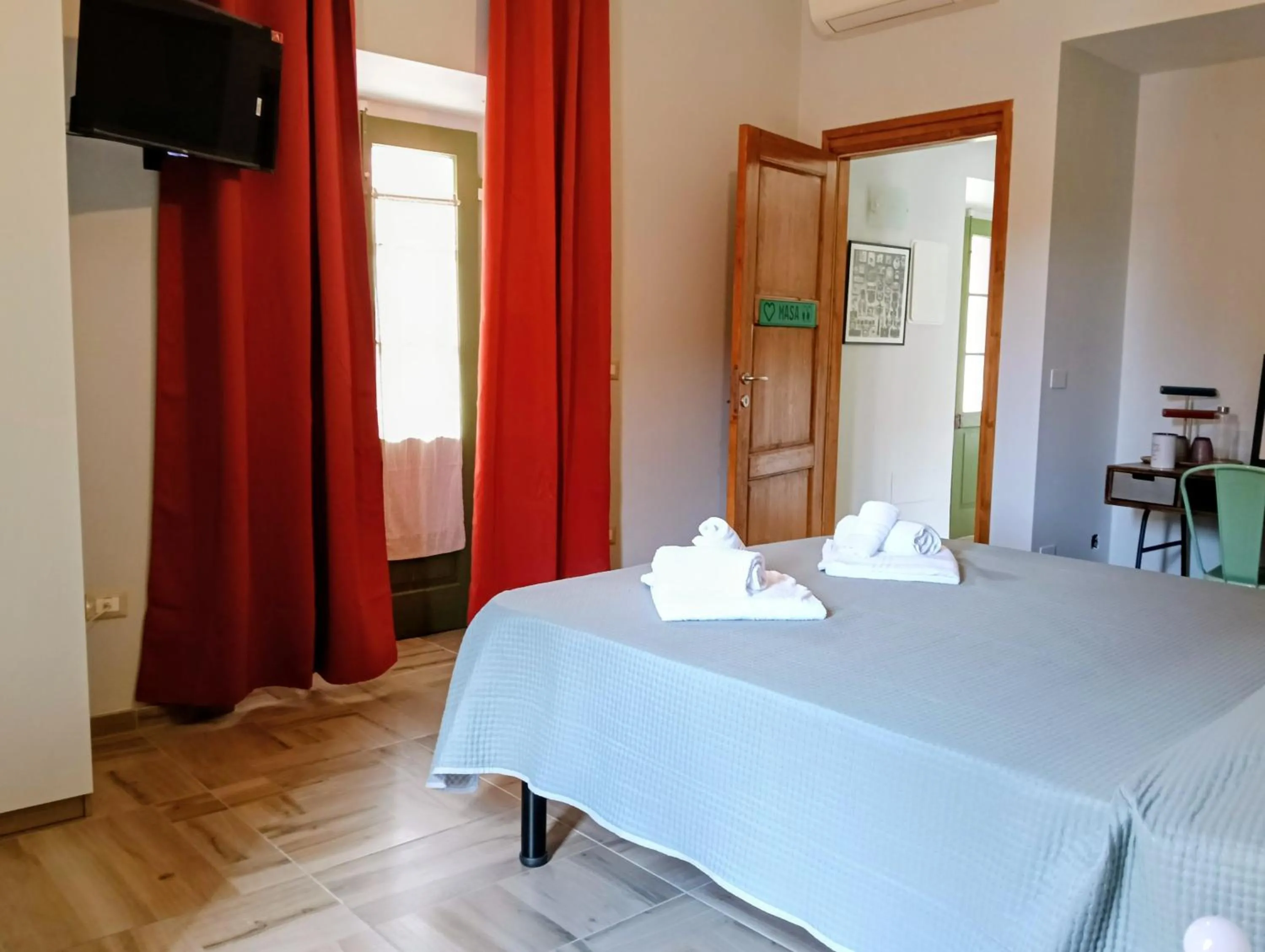 Photo of the whole room, Bed in Casa Nina