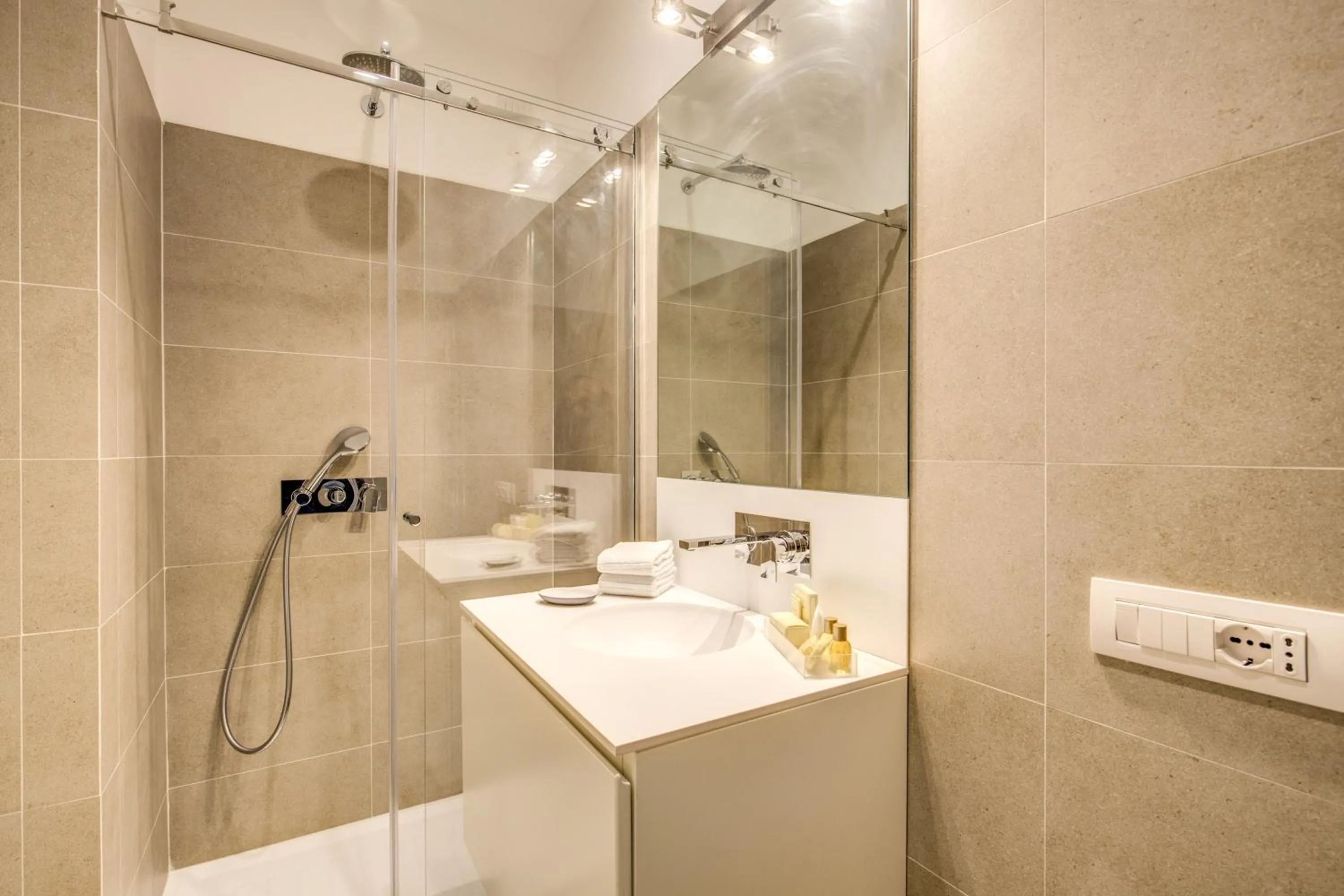 Bathroom in Dopodomani Suite