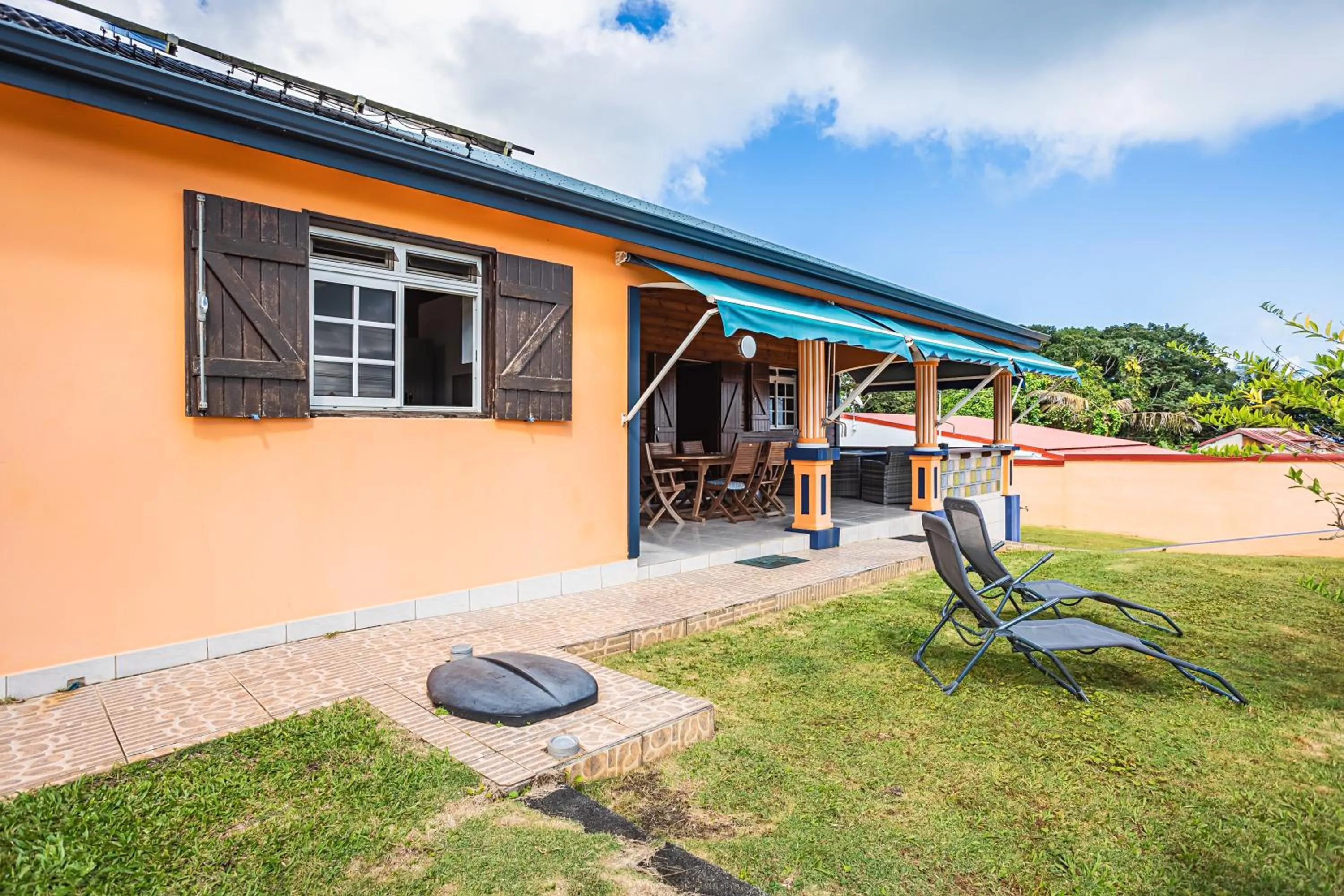 Garden in Villa Sofaia à sainte-rose, 9 pers, 3 chambres, vue mer et montagne, piscine privée