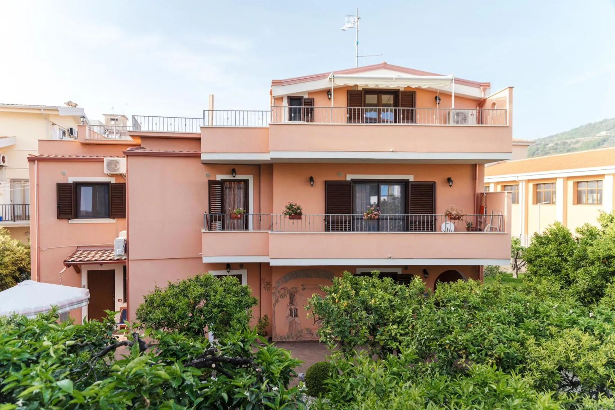 Property building in Villa dei Mercanti