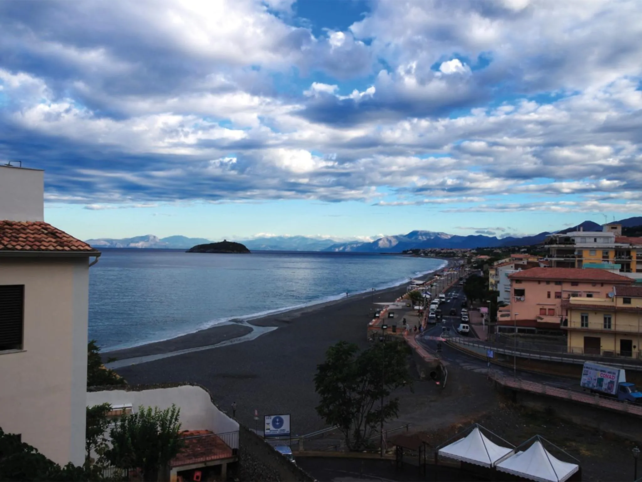 Nearby landmark in Villa dei Mercanti