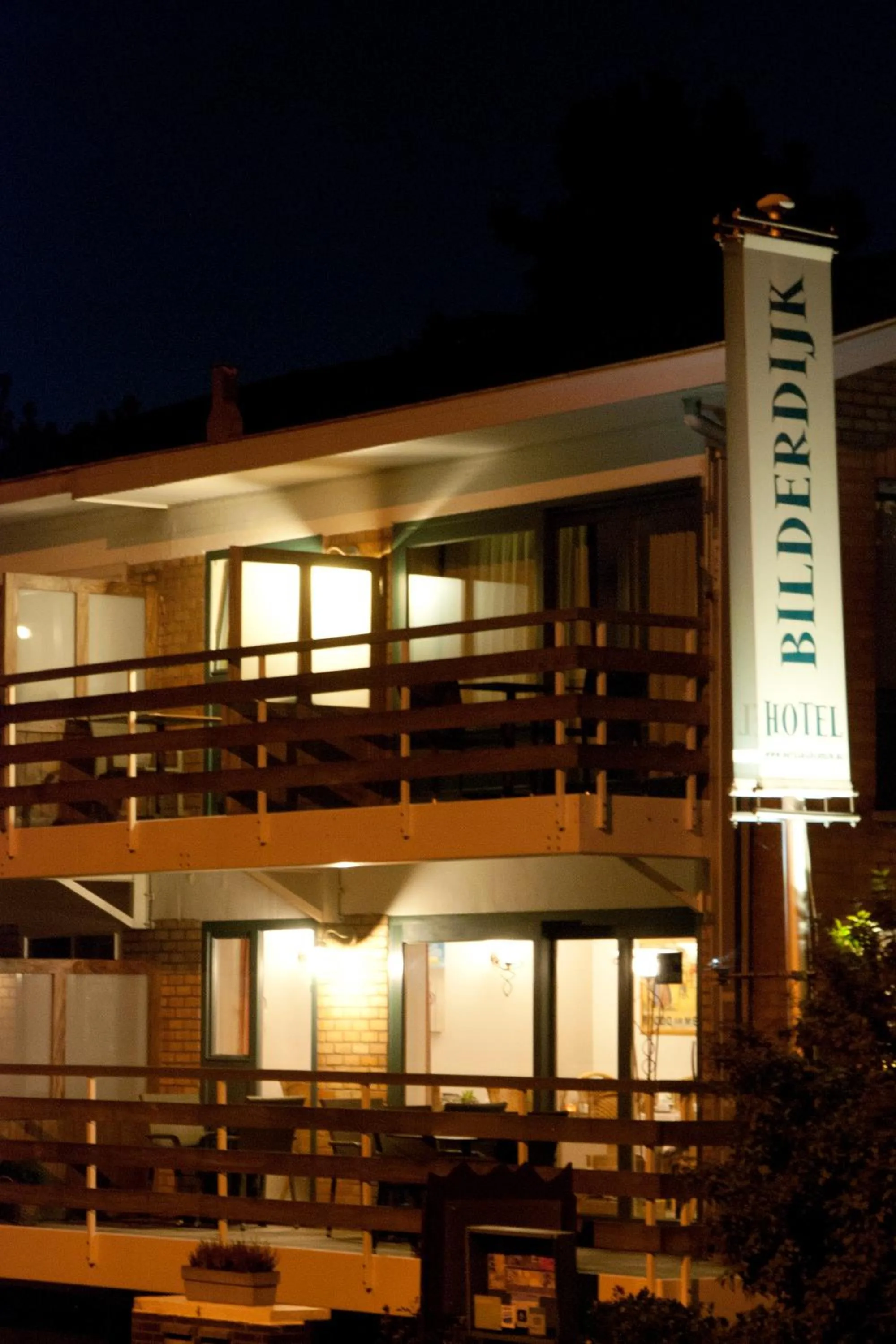Facade/entrance in Hotel Bilderdijk