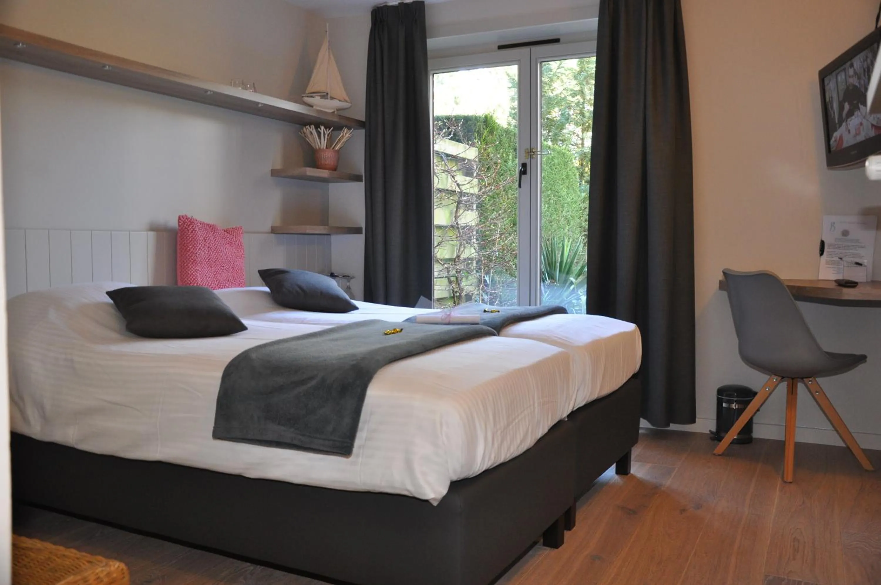 Bed in Hotel Bilderdijk