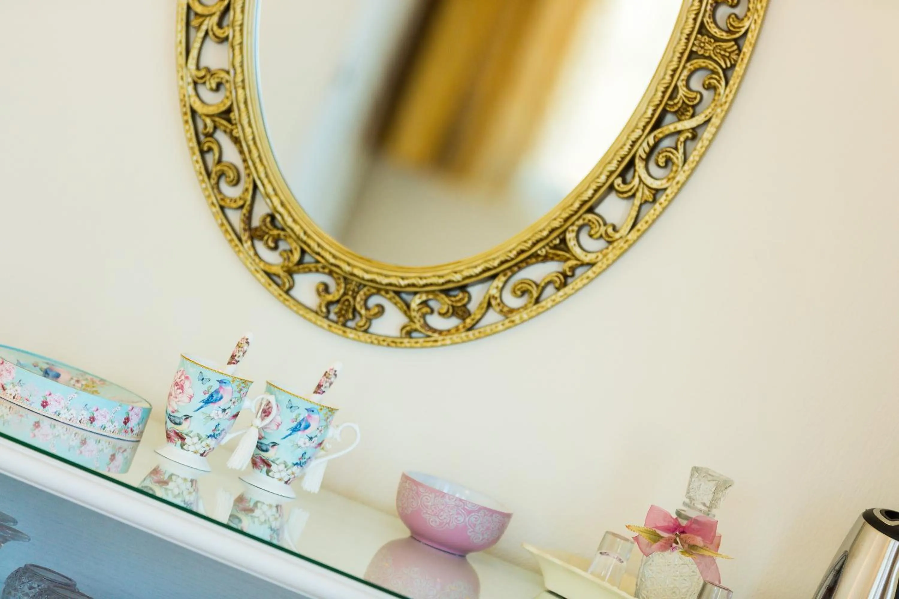 Decorative detail in Polyxenia Suites