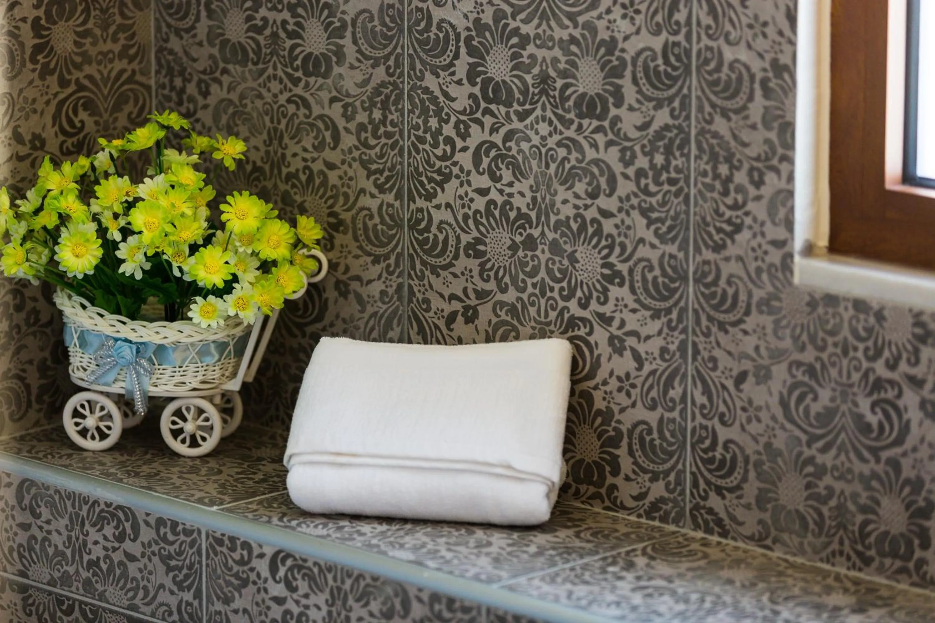 Toilet in Polyxenia Suites