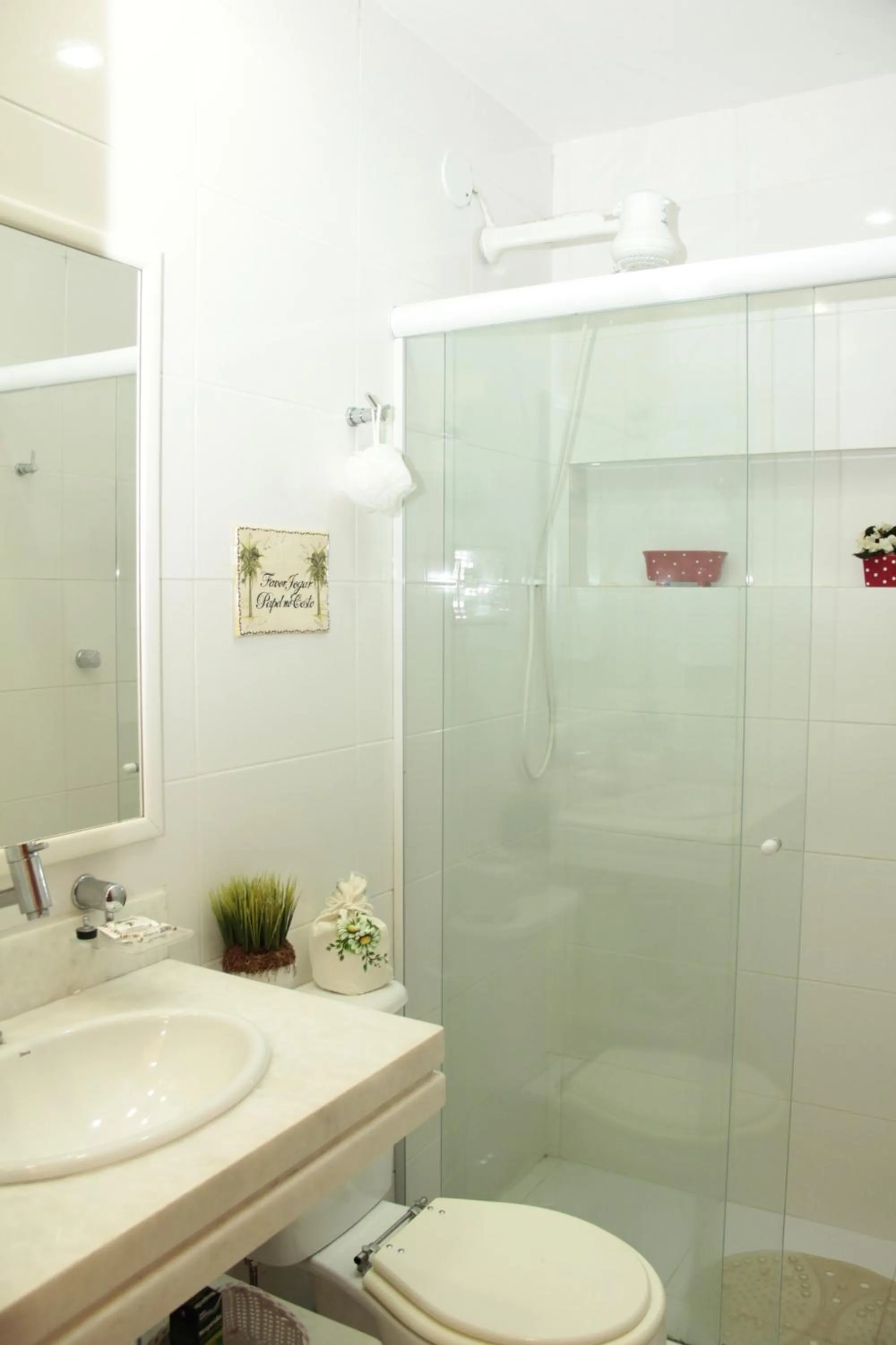 Shower in Apart Hotel Pet Friendly em Búzios
