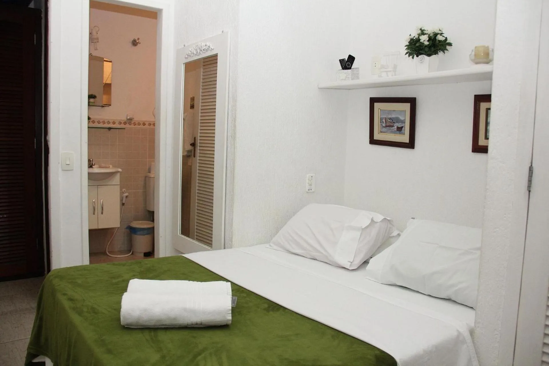 Bedroom, Bed in Apart Hotel Pet Friendly em Búzios