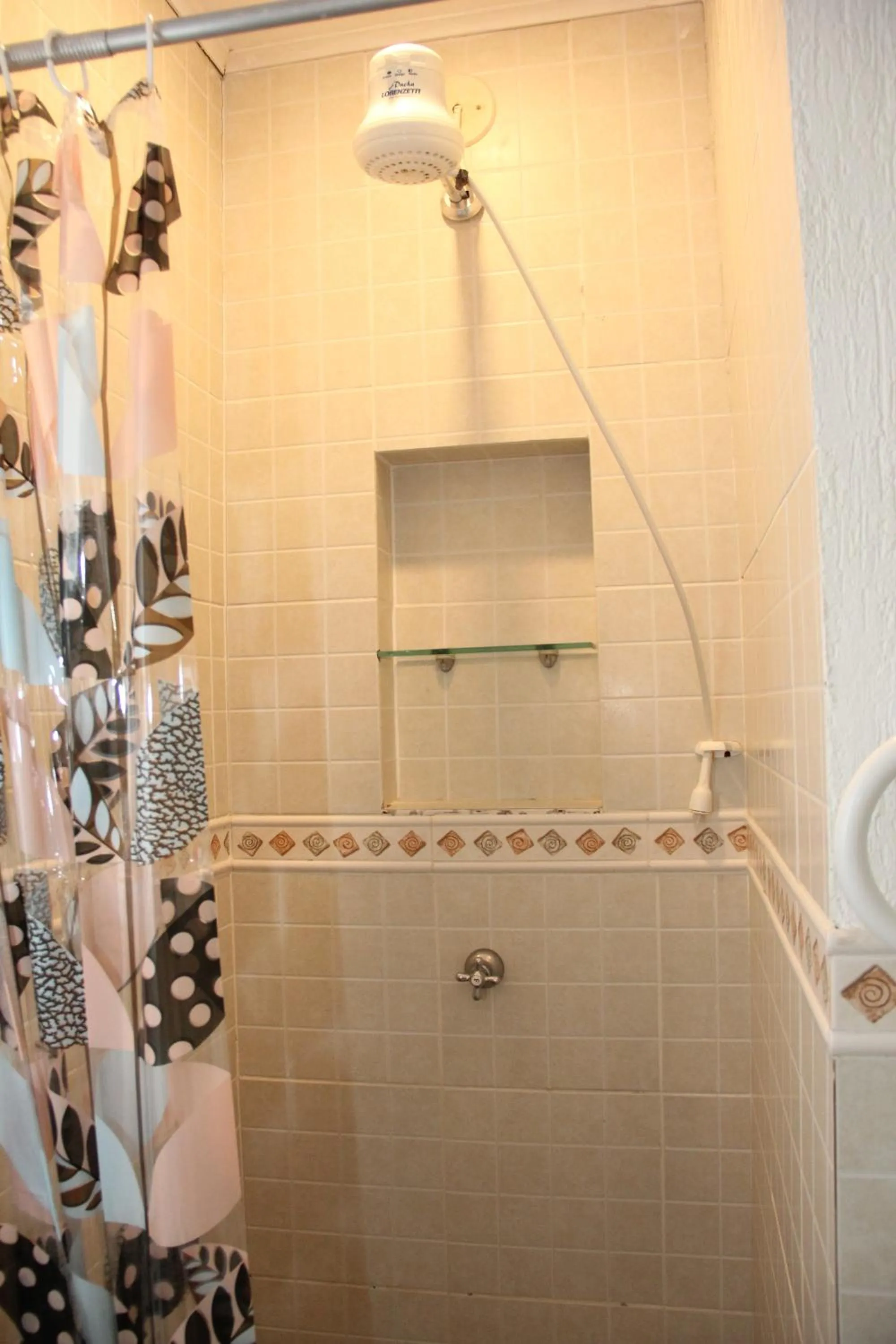 Shower in Apart Hotel Pet Friendly em Búzios