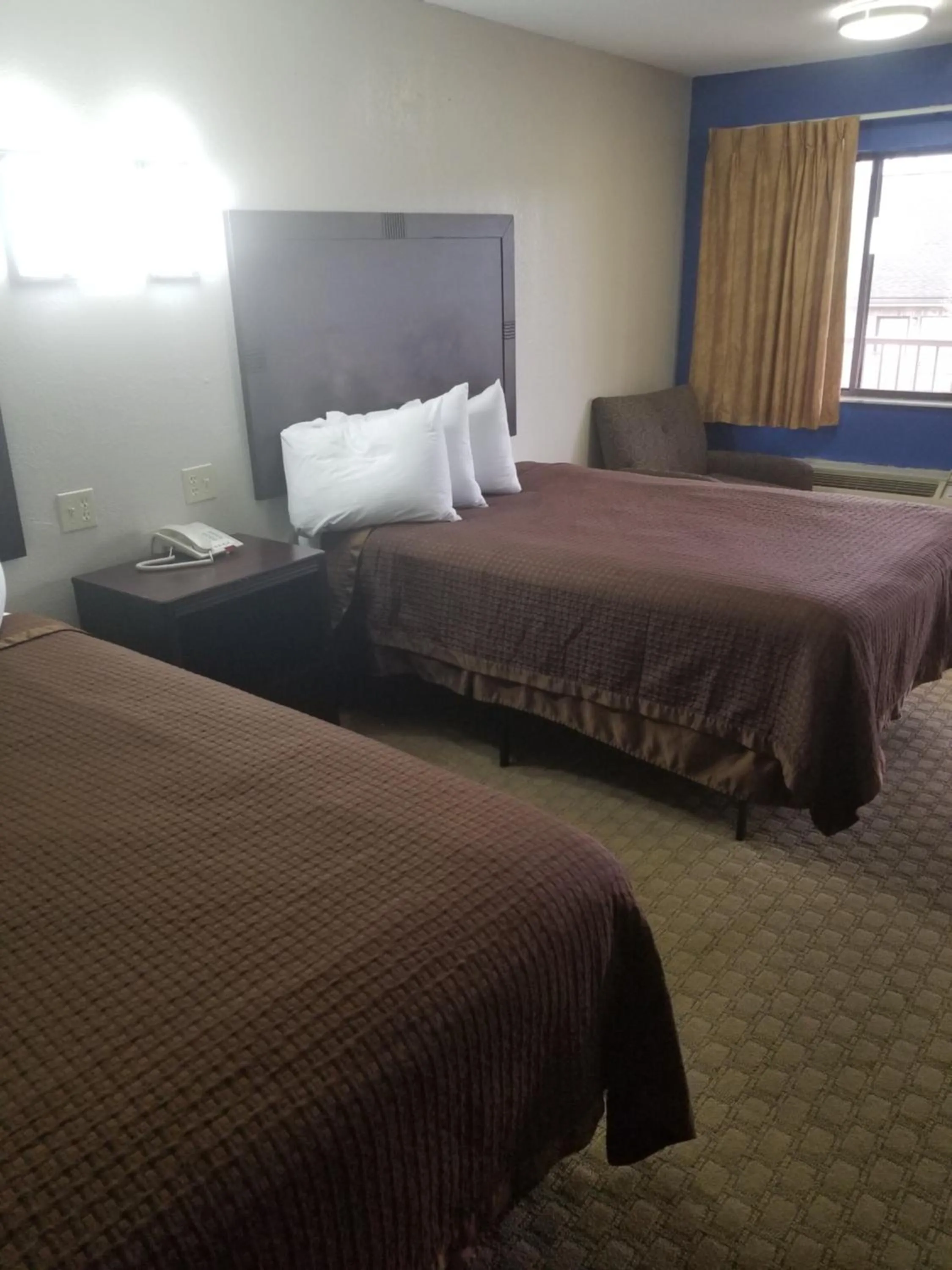 Bed in Executive Inn