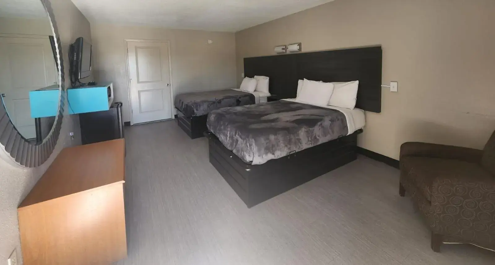 Bed in Executive Inn Bed in Executive Inn