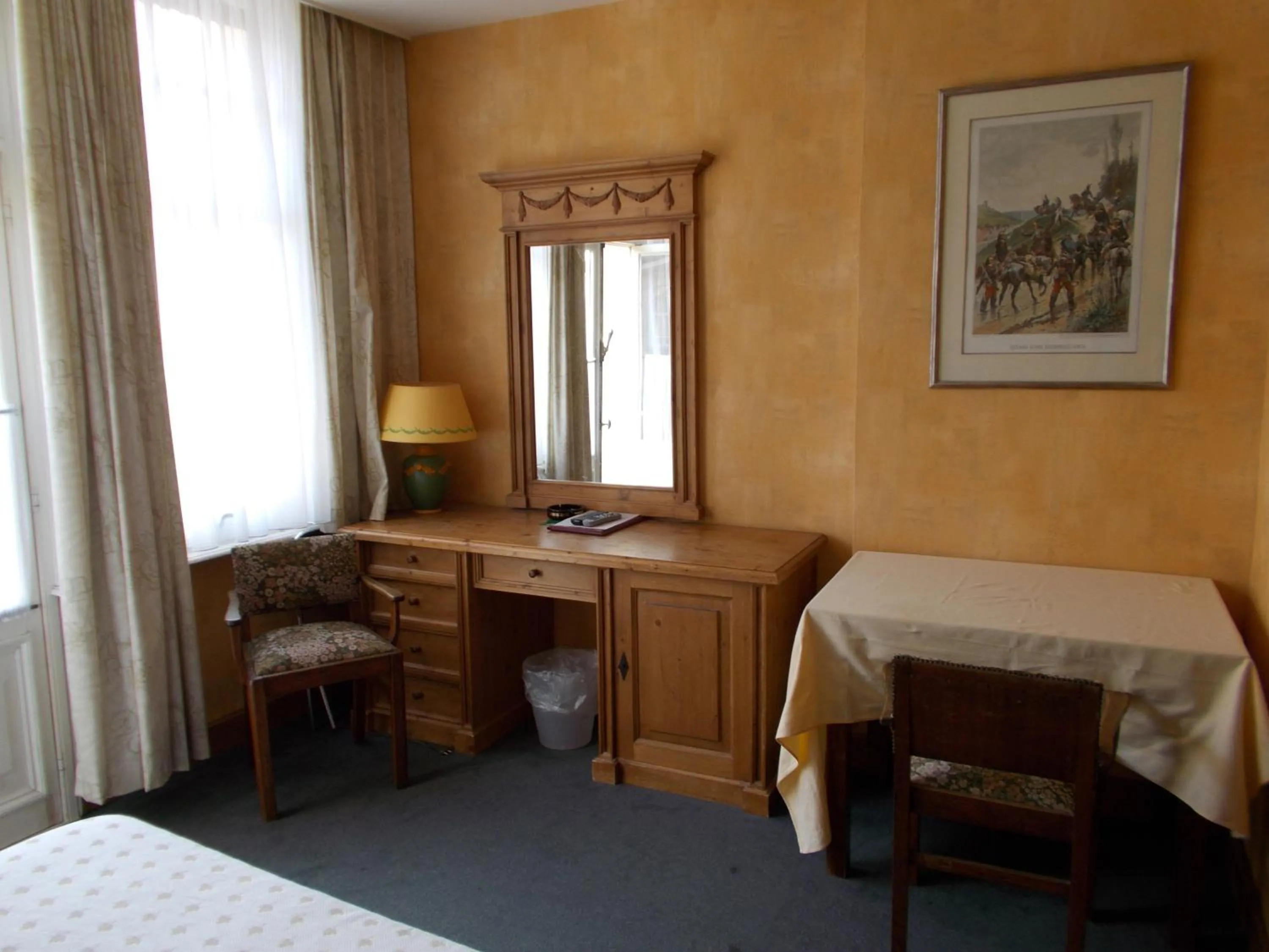 Day, Bed in Hotel Manitoba