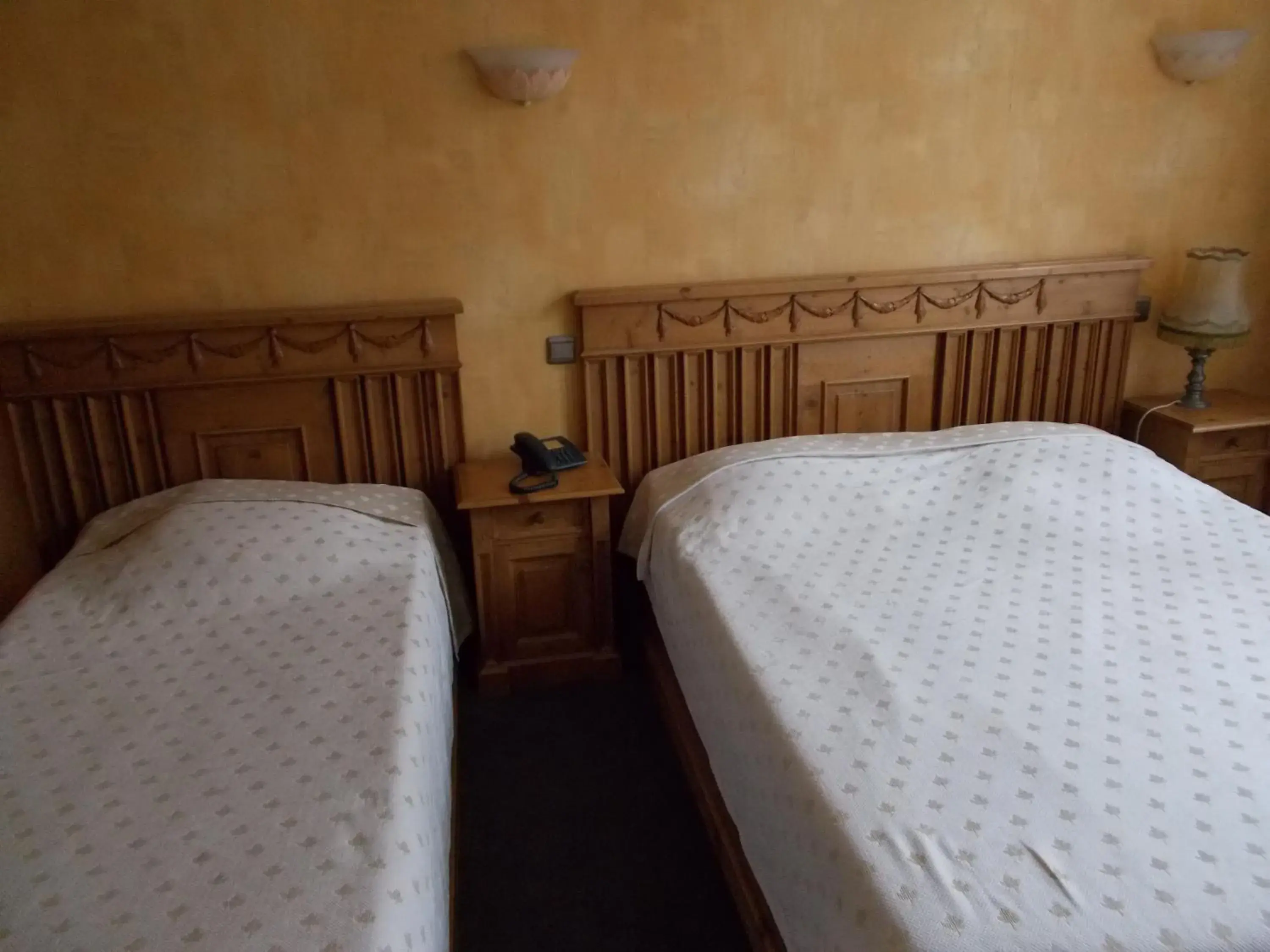 Triple Room in Hotel Manitoba Triple Room in Hotel Manitoba