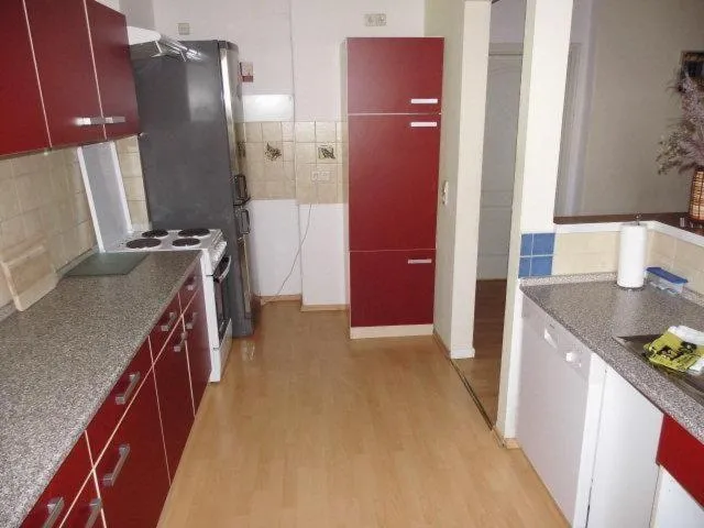Sehr-schoene-4-Raum-Maisonette-Fewo-mit-110qm-Balkon-zentral-preiswert-T7