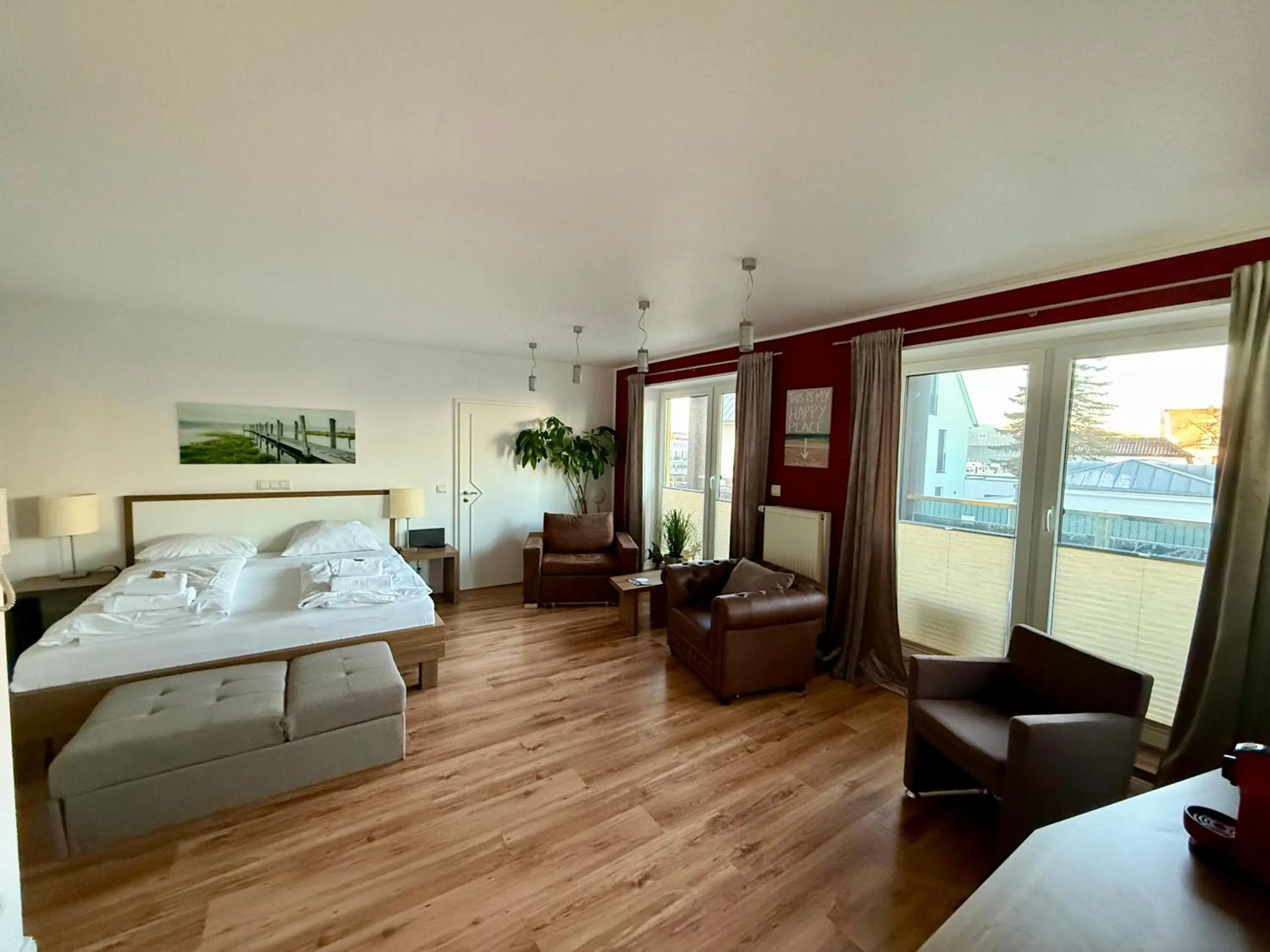 Photo of the whole room, Bed in Seaside-Strandhotel