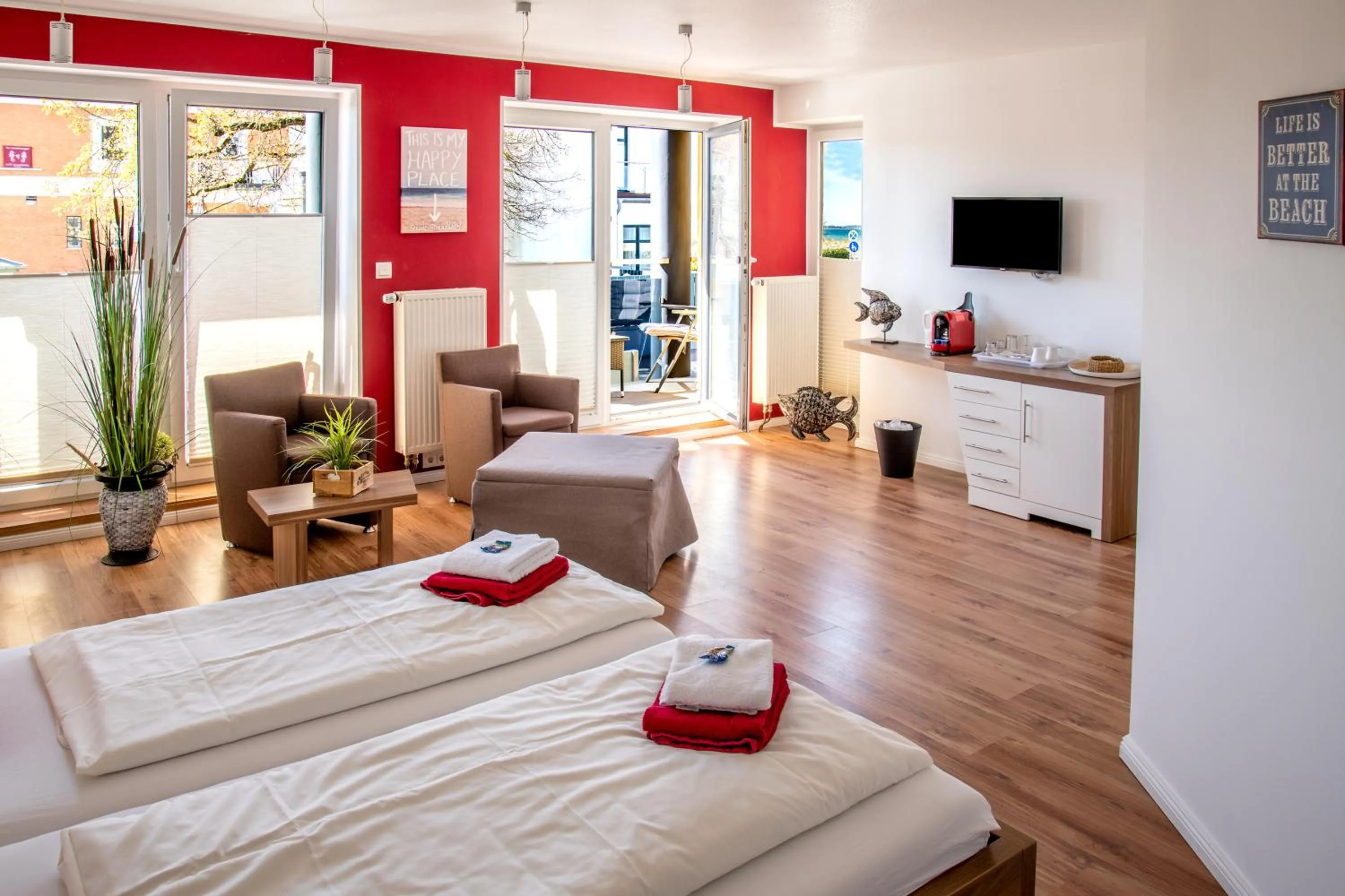 Photo of the whole room, Bed in Seaside-Strandhotel