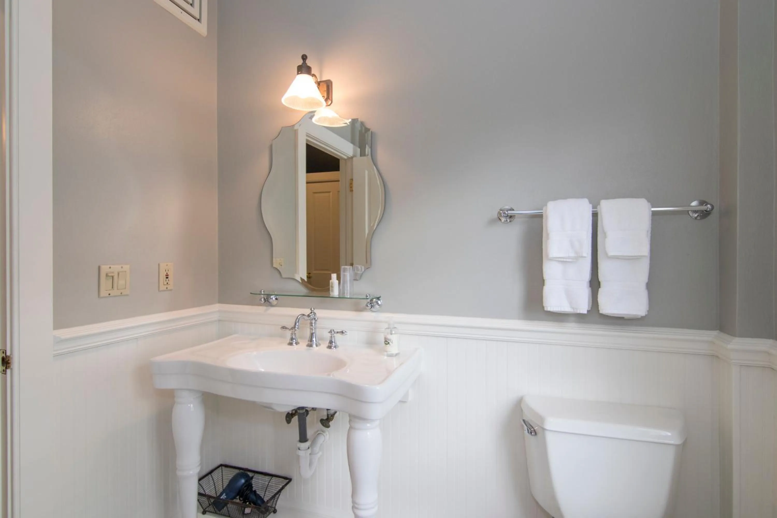 Bathroom in The Rochester Inn